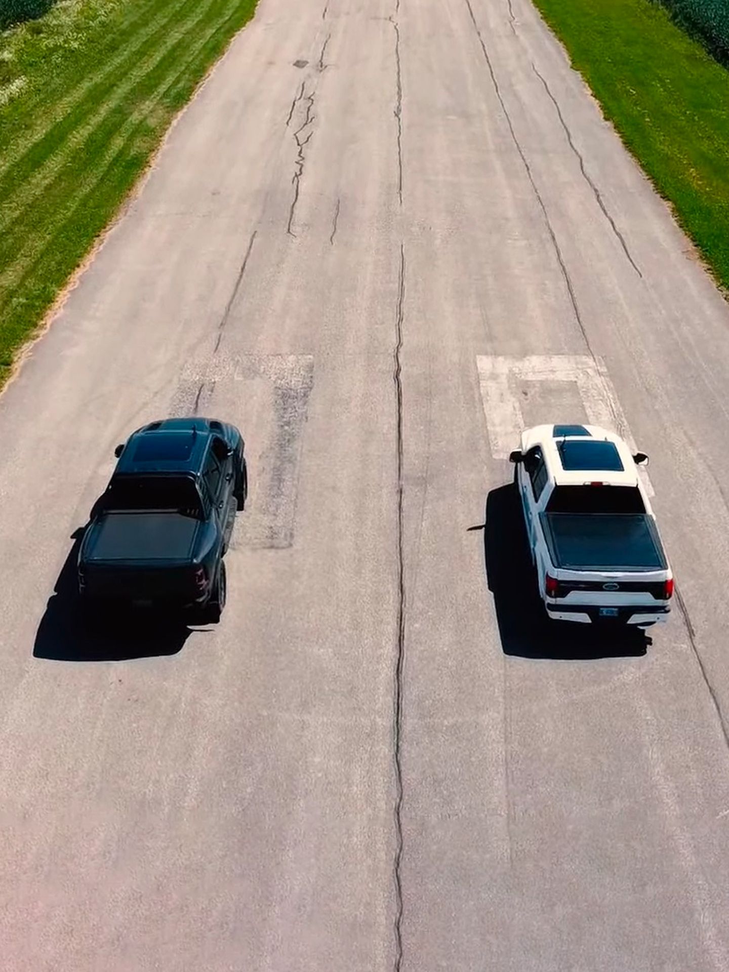 Pick Up Truck Drag Race: RAM 1500 TRX vs Ford ROUSH F-150