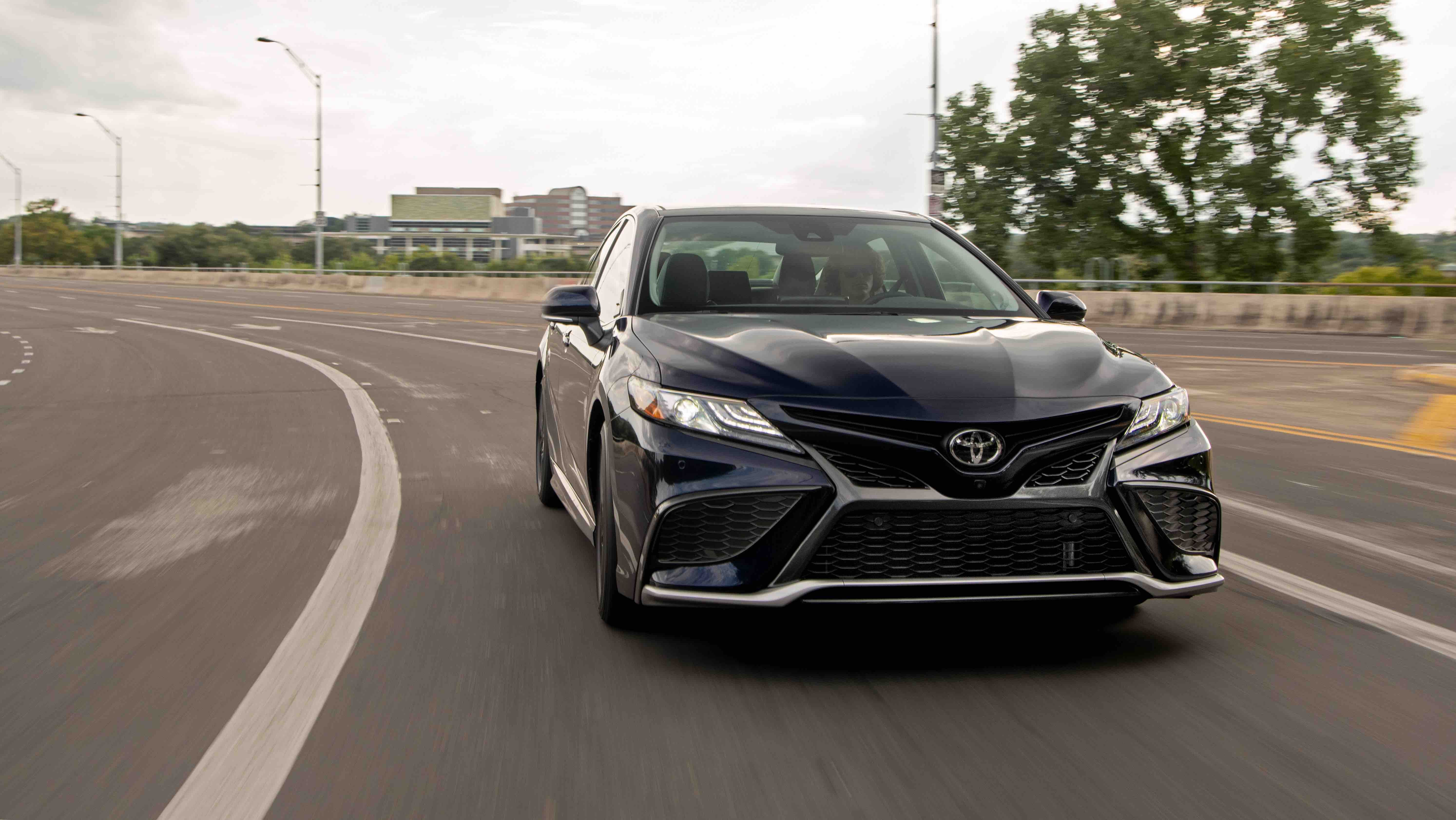 2022 Toyota Camry Hybrid Performance, Price and Photos