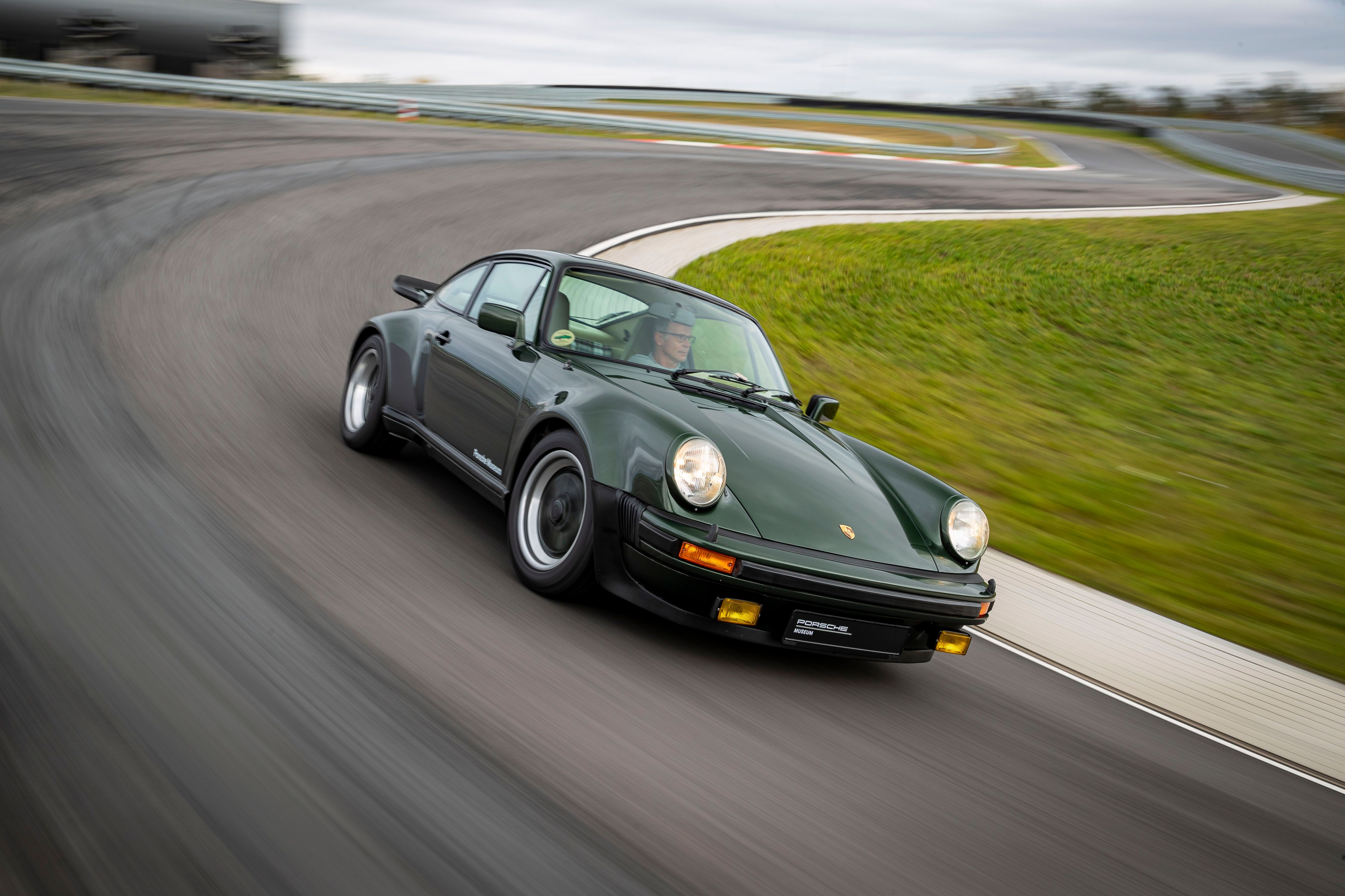 Porsche 911 Turbo (930) - The Widowmaker That Started The Turbocharging ...