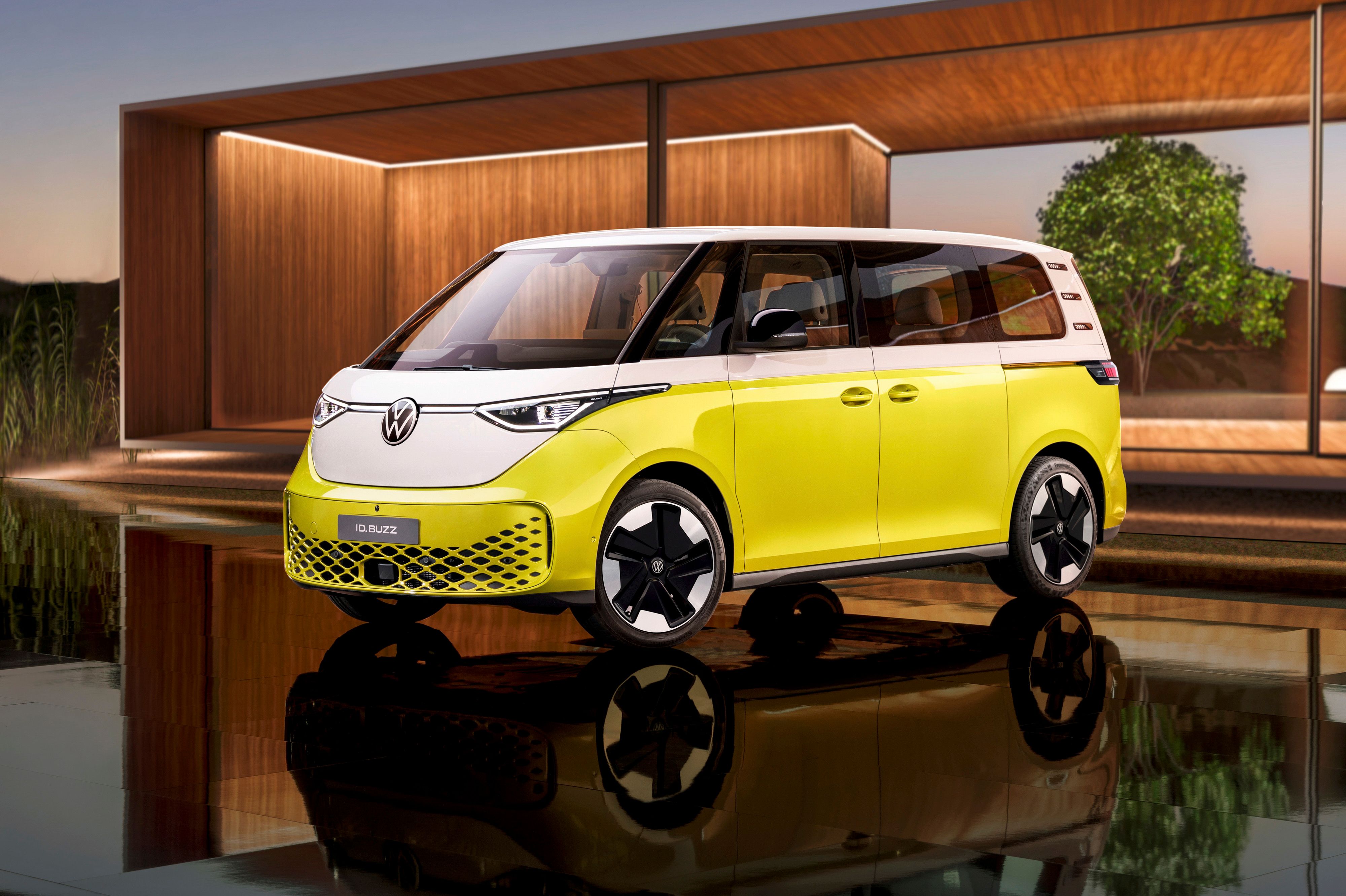 the-volkswagen-id-buzz-debuts-in-two-avatars-offers-more-cargo-space