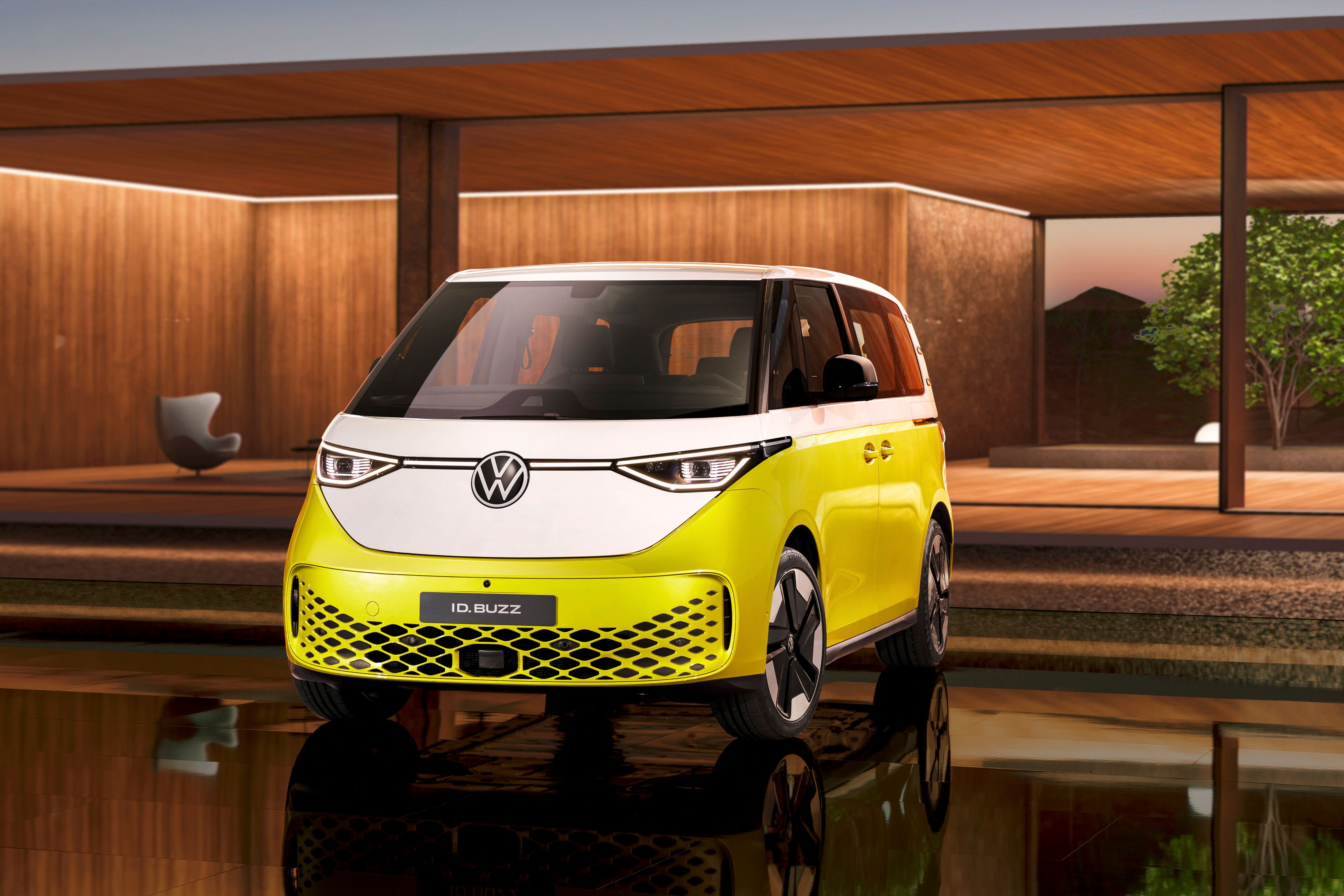 the-volkswagen-id-buzz-debuts-in-two-avatars-offers-more-cargo-space