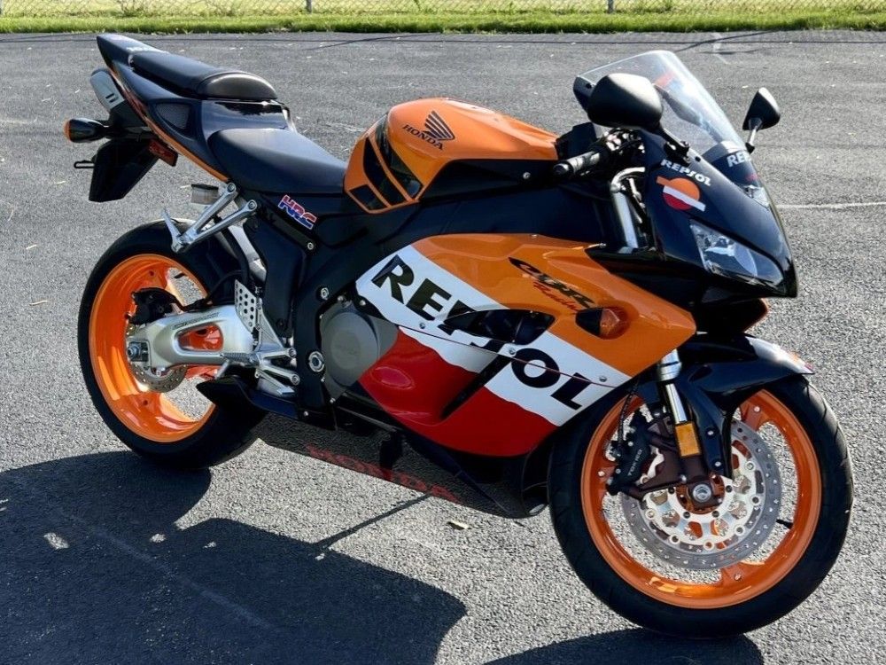 Honda cbr 1000 rr 2005 deals repsol