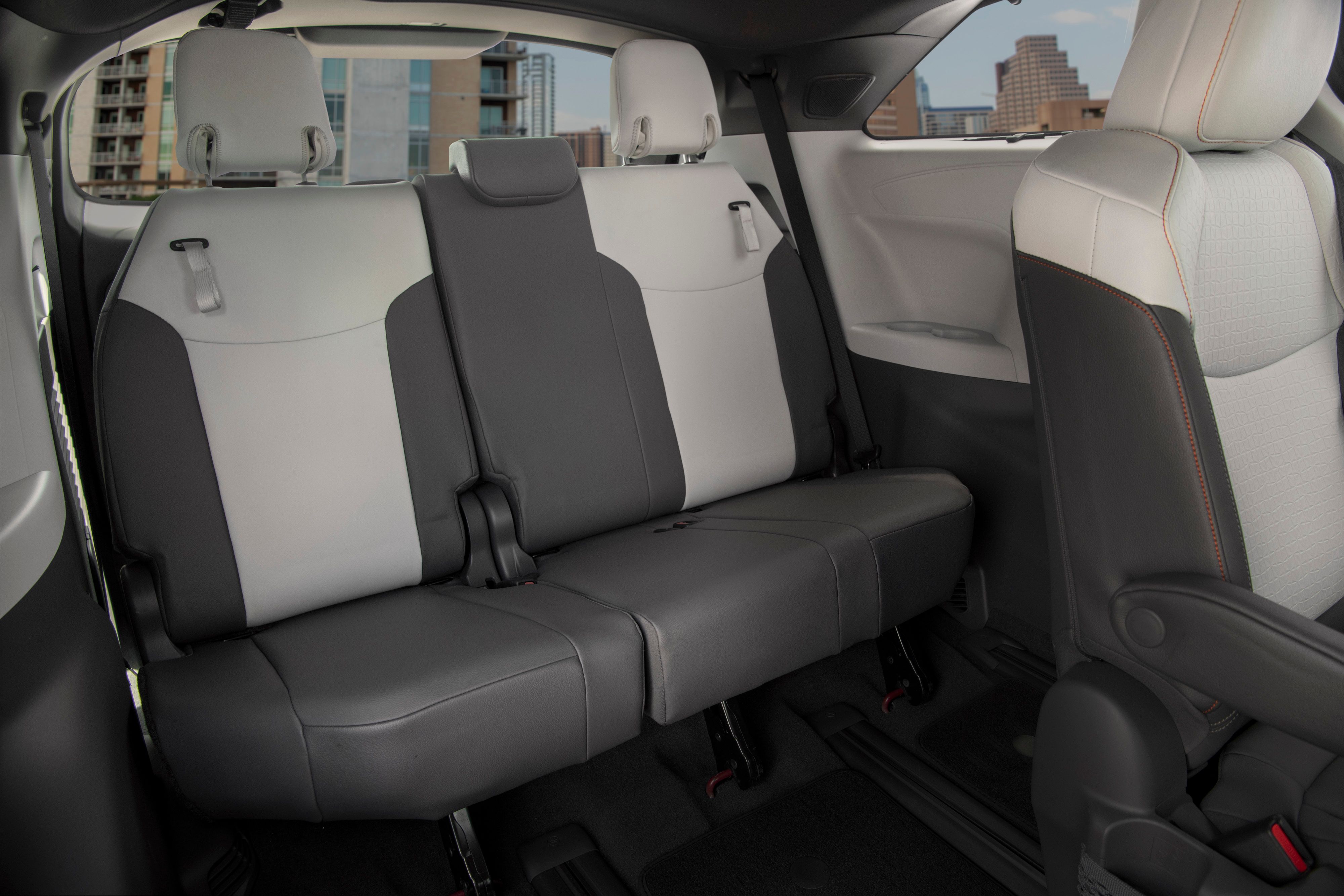 2022 Toyota Sienna - Performance, Price, and Photos