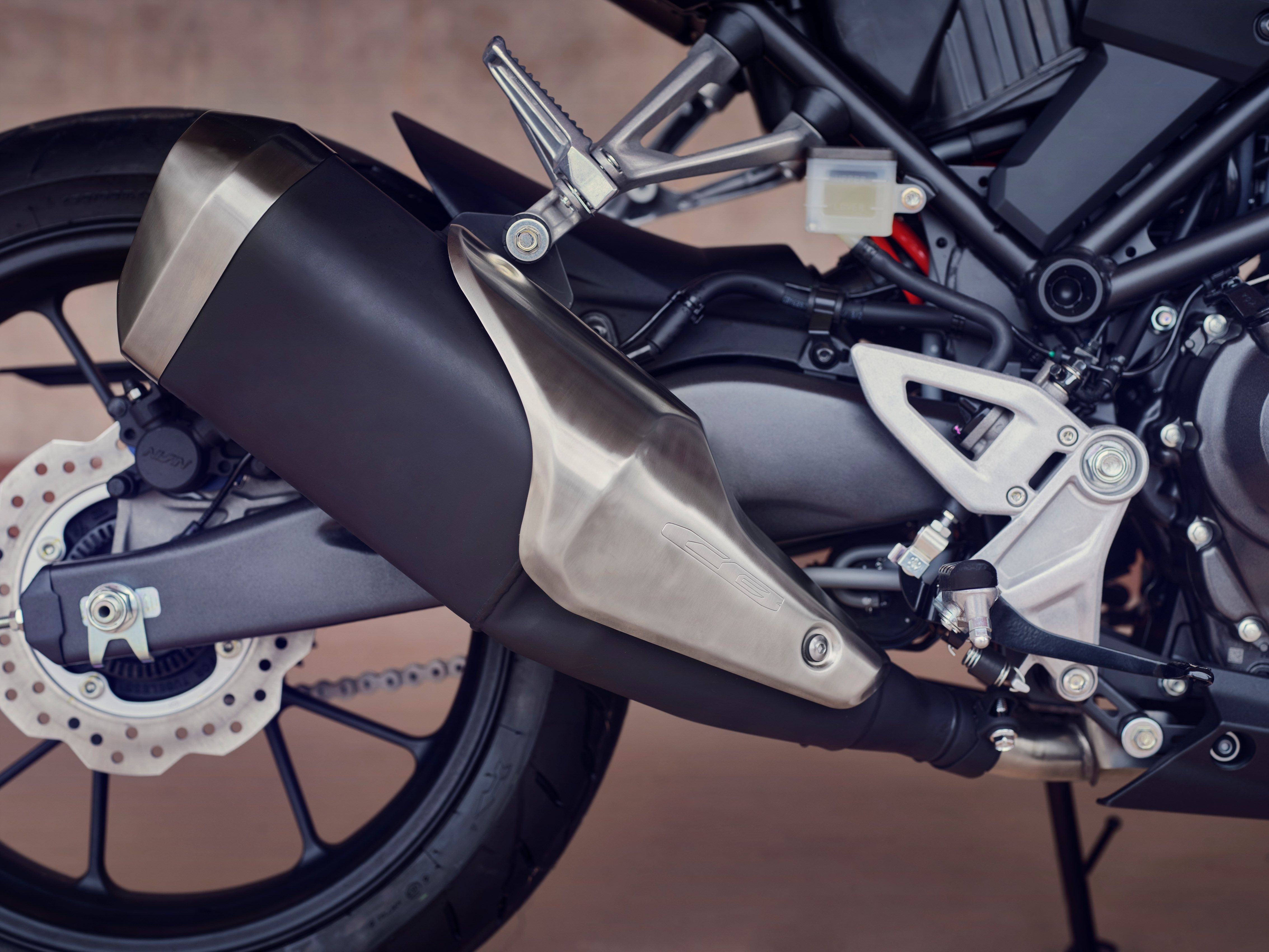2022 Honda CB300R Performance, Price, and Photos