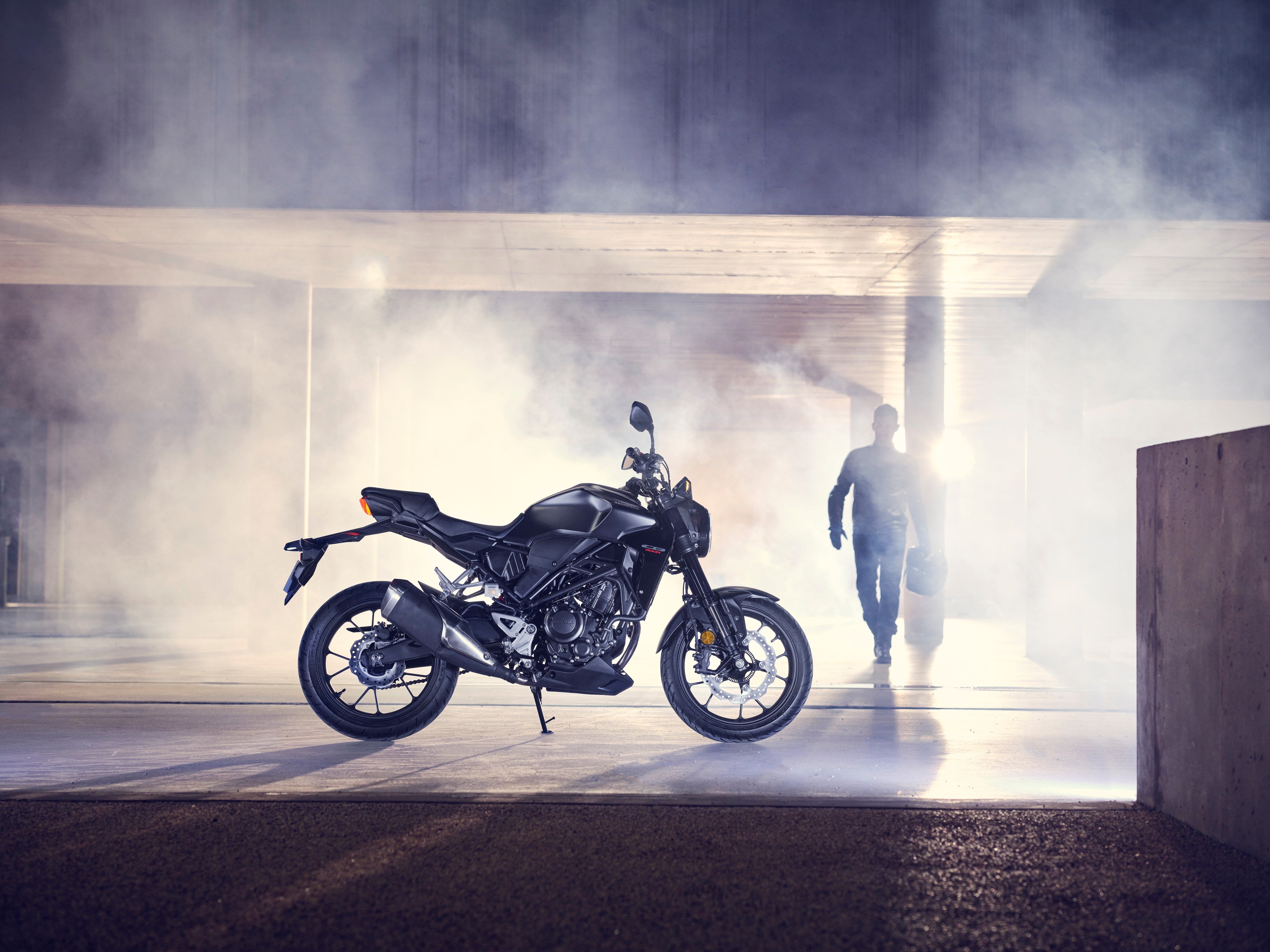 2022 Honda CB300R Performance, Price, and Photos