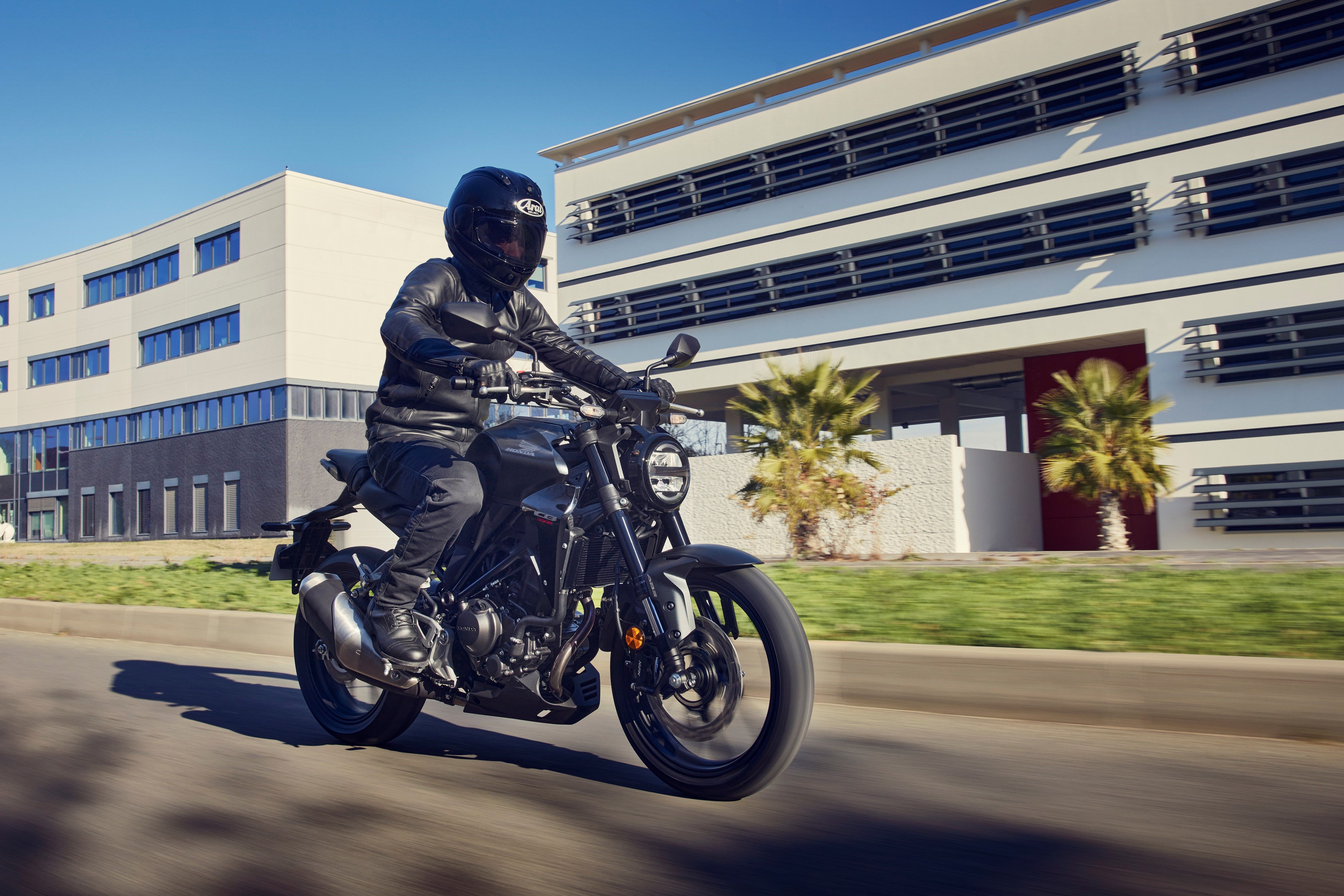 2022 Honda CB300R Performance, Price, and Photos