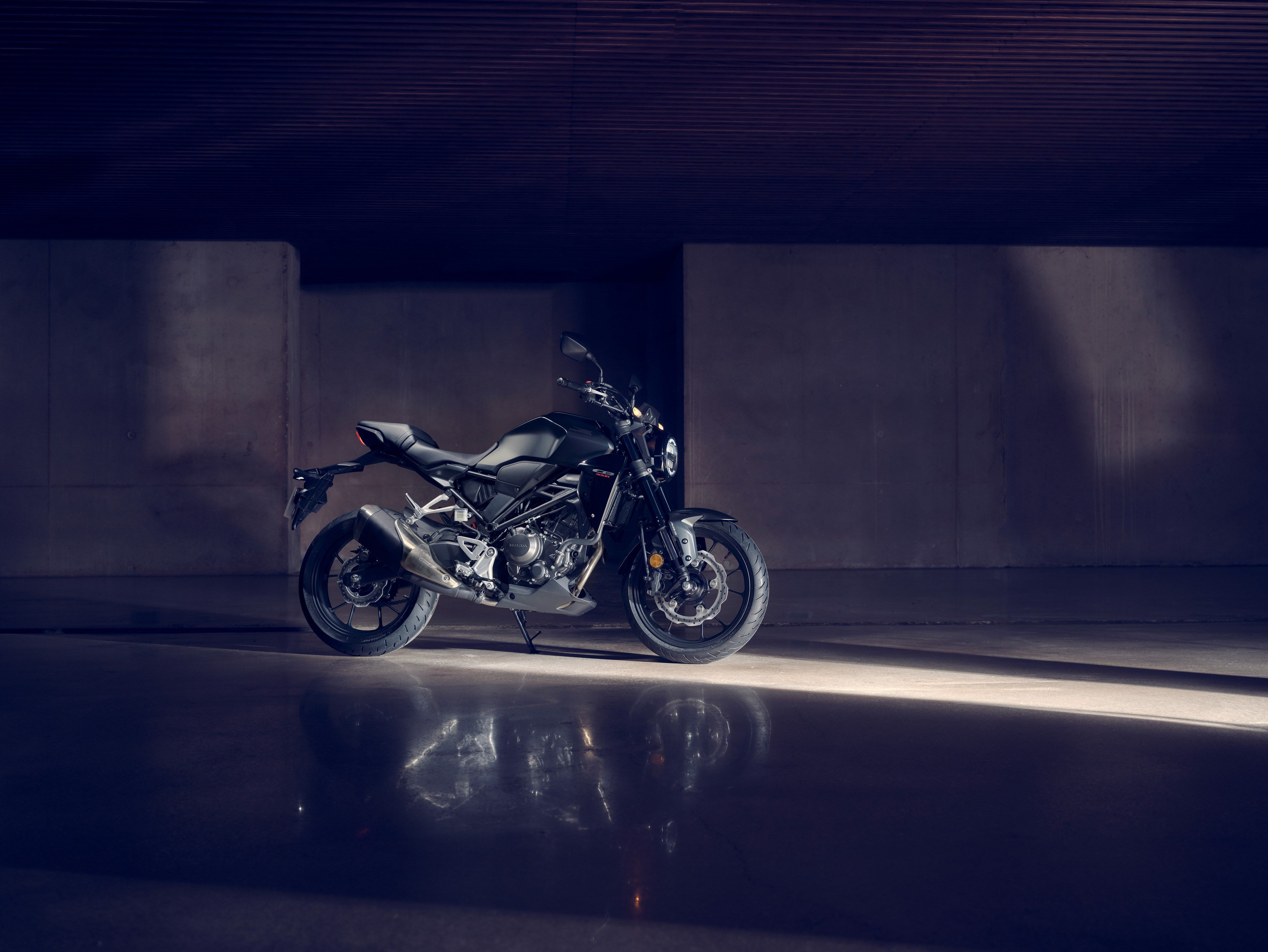 2022 Honda CB300R Performance, Price, and Photos