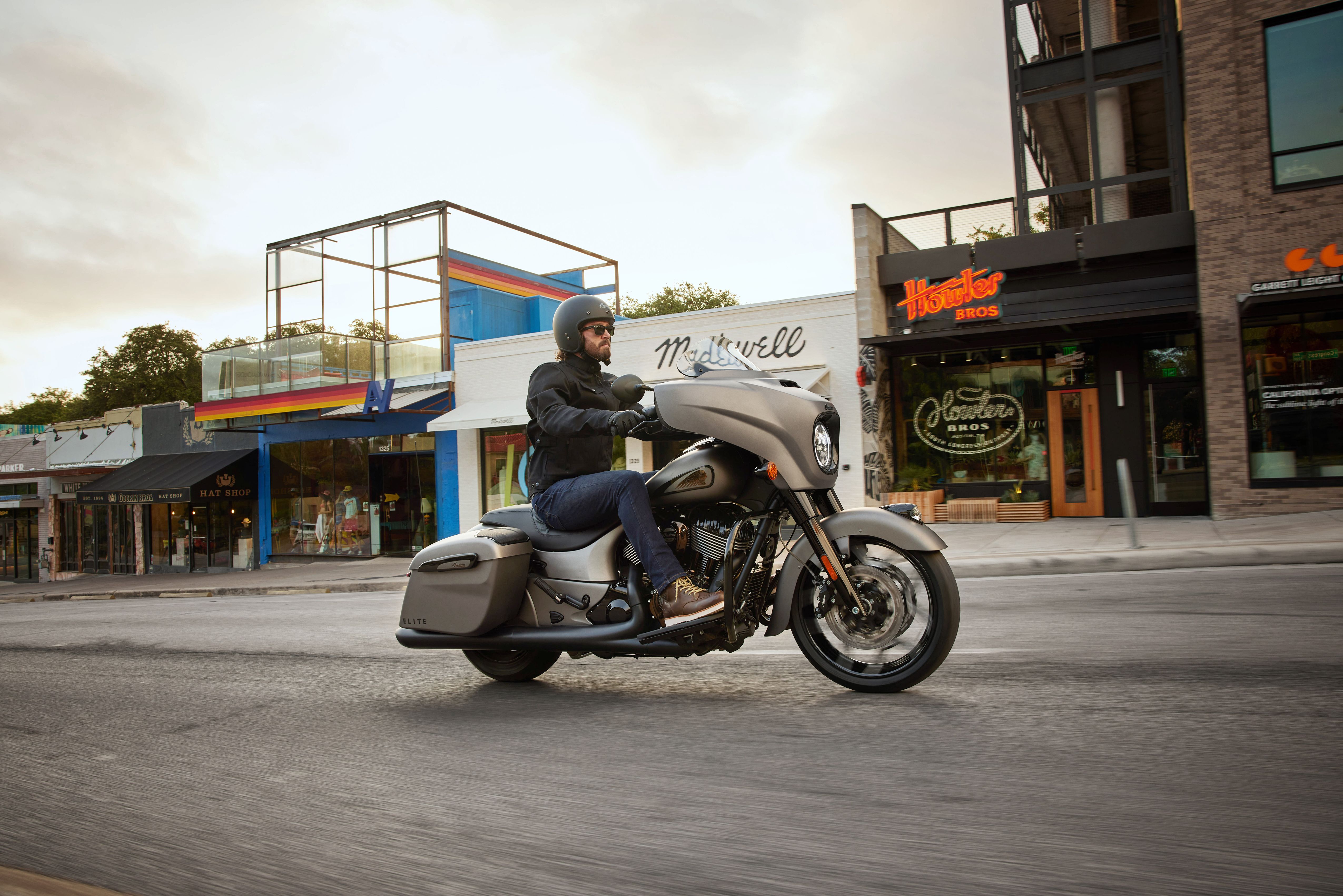 2022 Indian Chieftain Elite - Performance, Price, and Photos