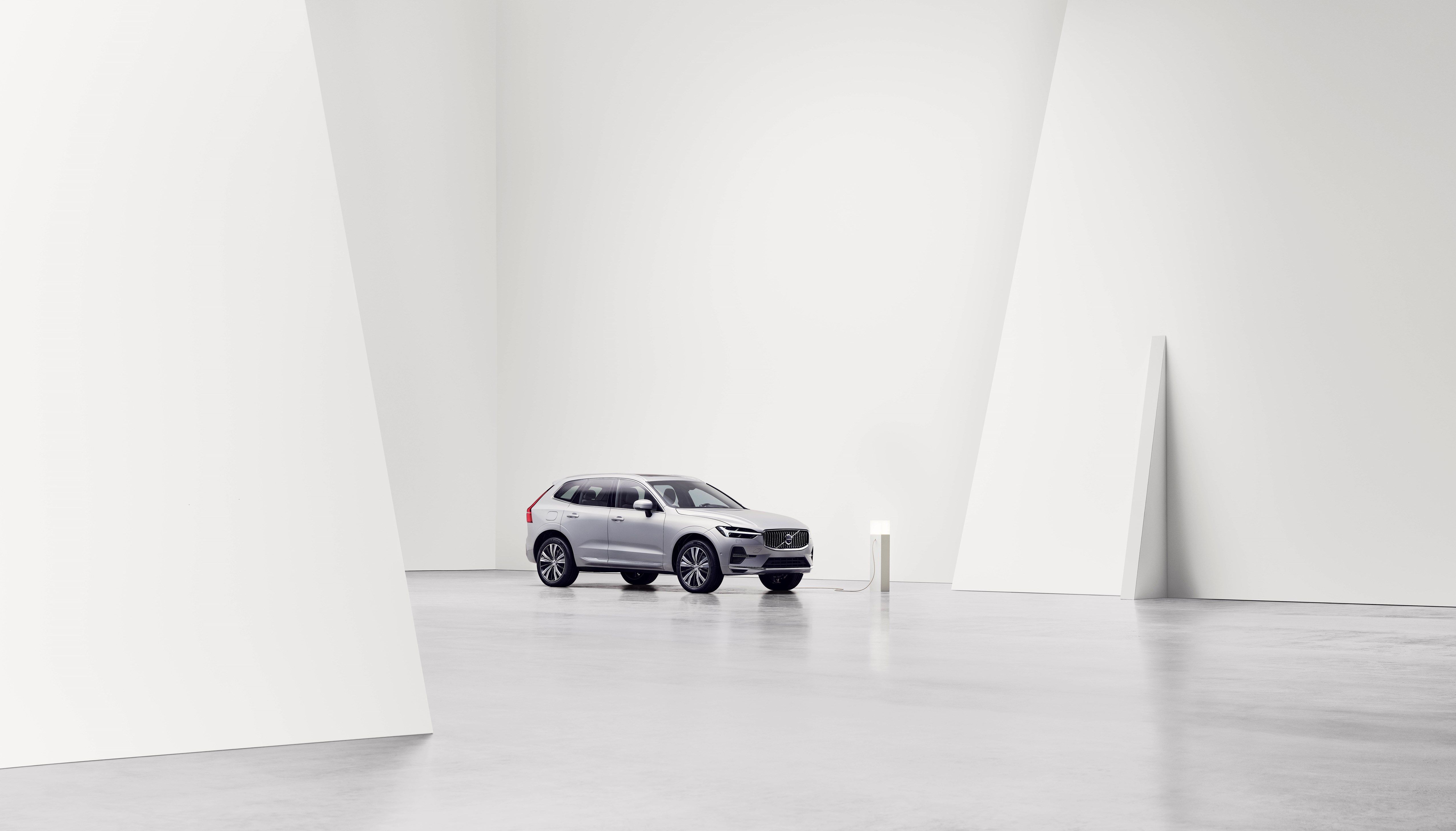 2023 Volvo XC60 Recharge - Performance, Price and Photos