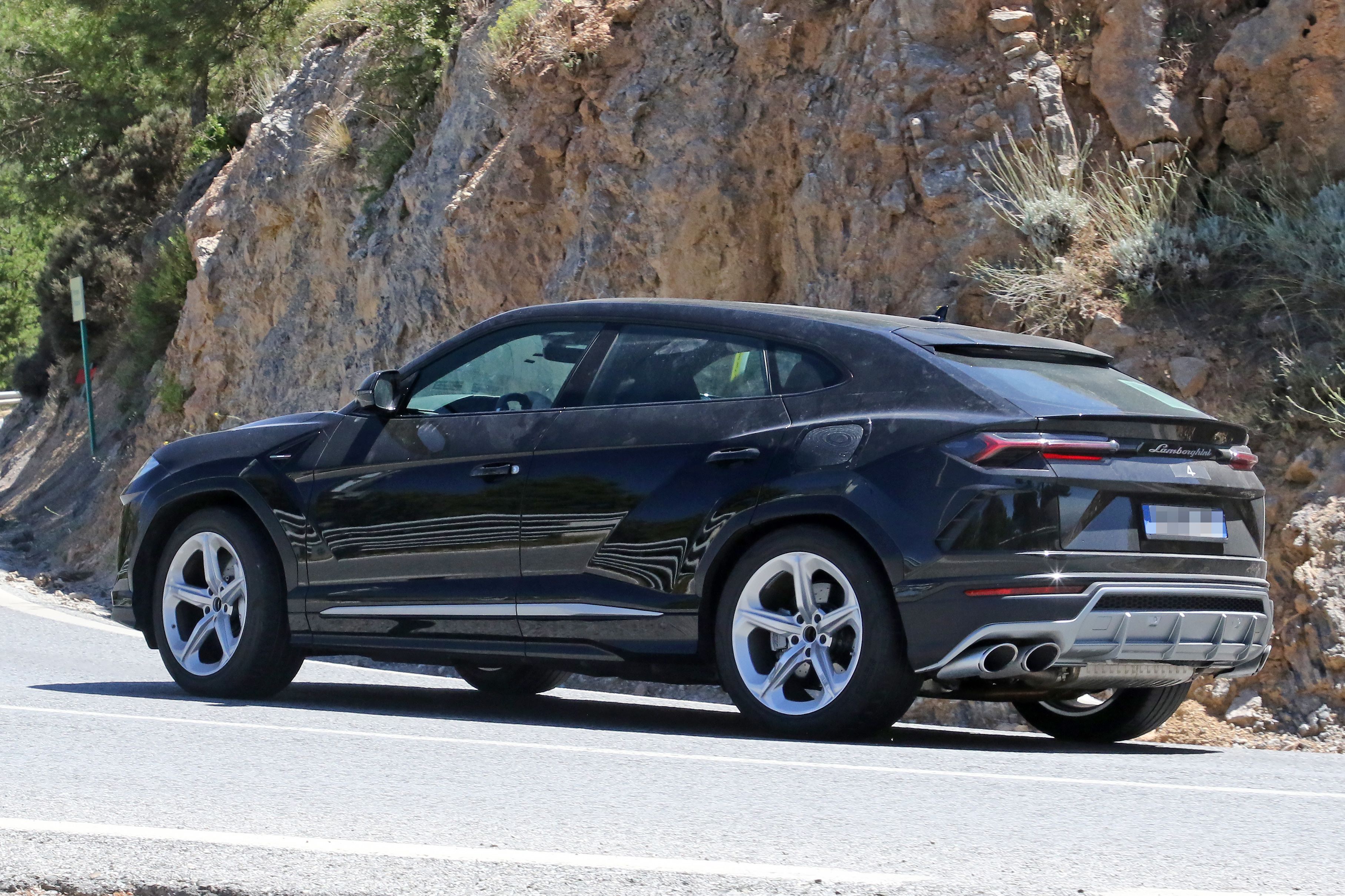 Lamborghini Urus PHEV