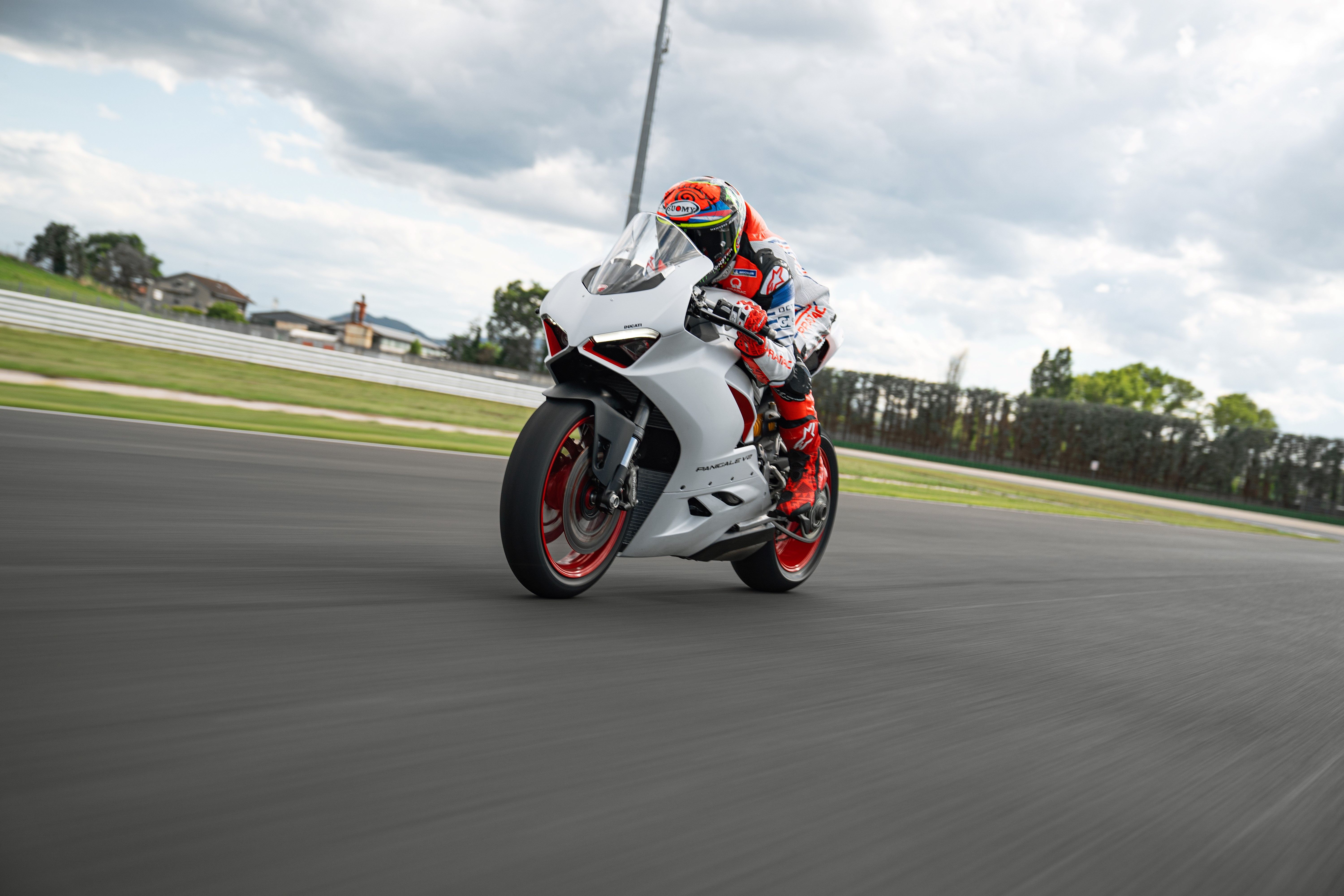 Price of deals ducati panigale v2