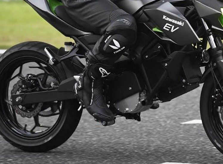 Kawasaki Showcases Hybrid Sportbike Electric Naked At Suzuka Hours