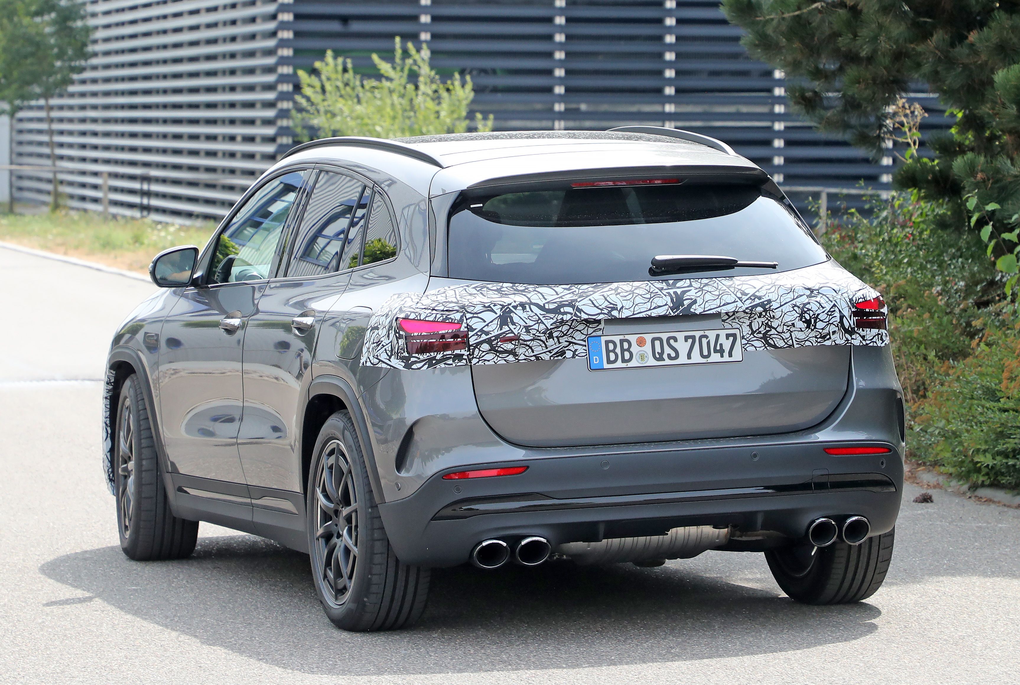 Spy Shots An Early Look At the 2024 MercedesAMG GLA45