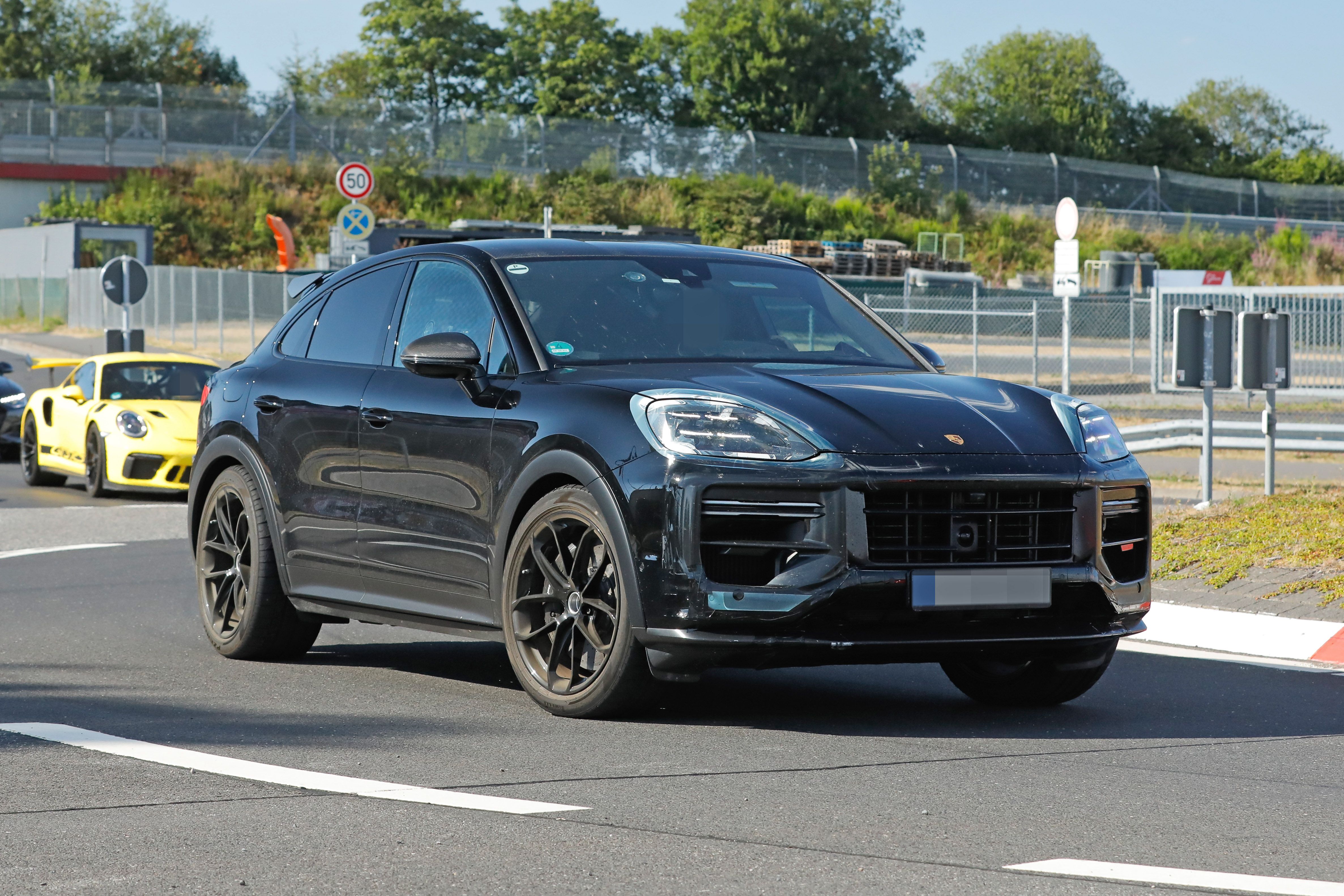 spy-shots-an-early-look-at-the-2023-porsche-cayenne-coupe-gts