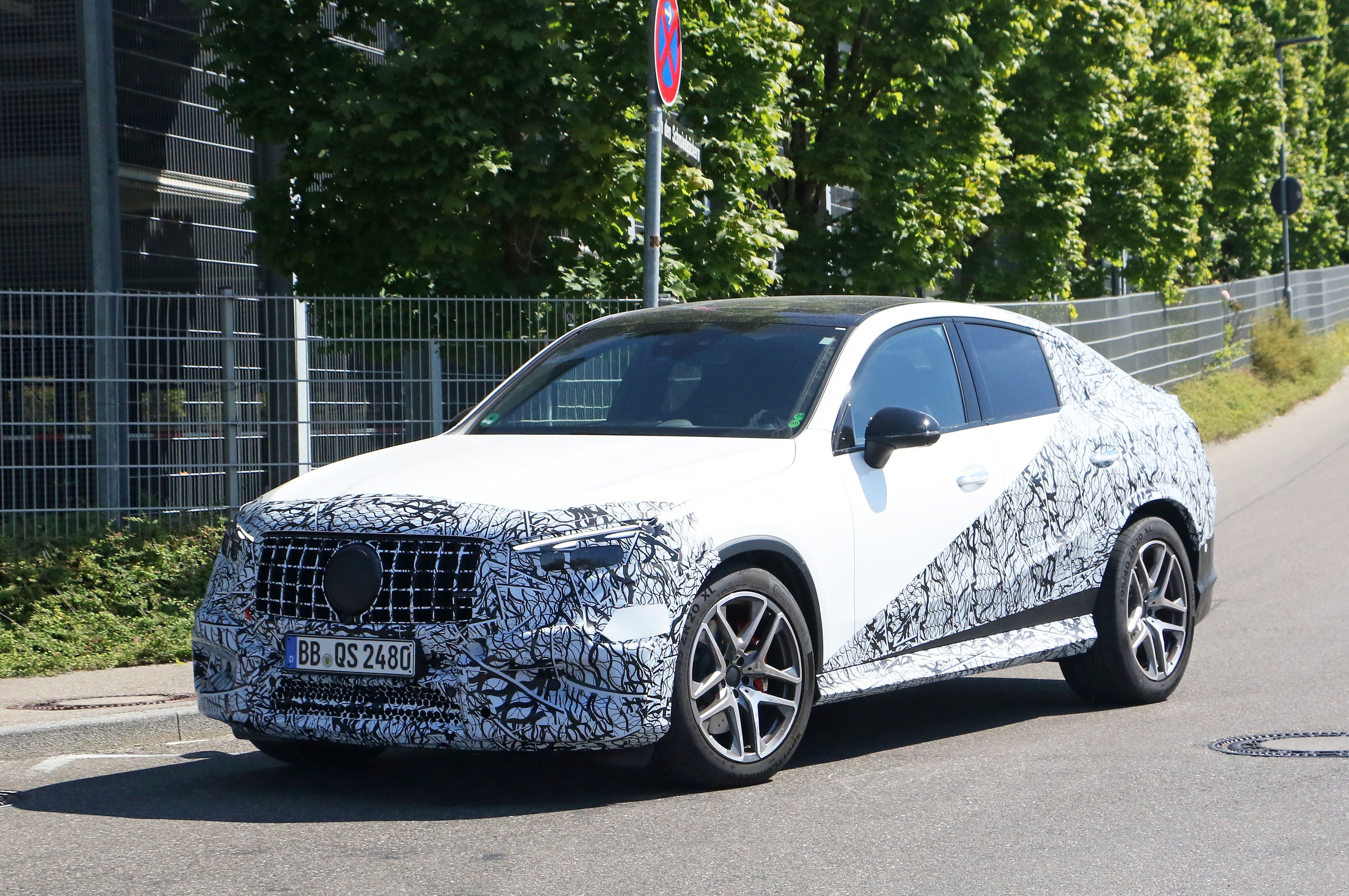 Spy Shots An Early Look at the 2024 MercedesAMG GLC 43/53
