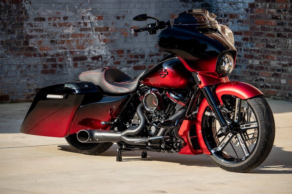 Custom 2022 Harley-Davidson red and black