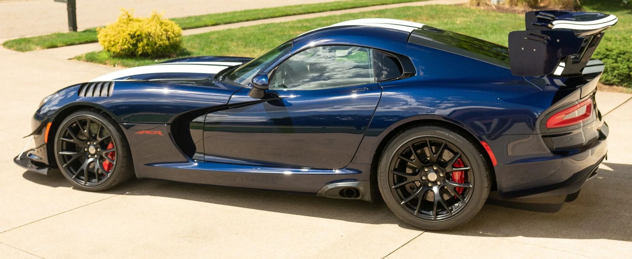 This 2016 Dodge Viper ACR Extreme Was the Last of a Dying Breed