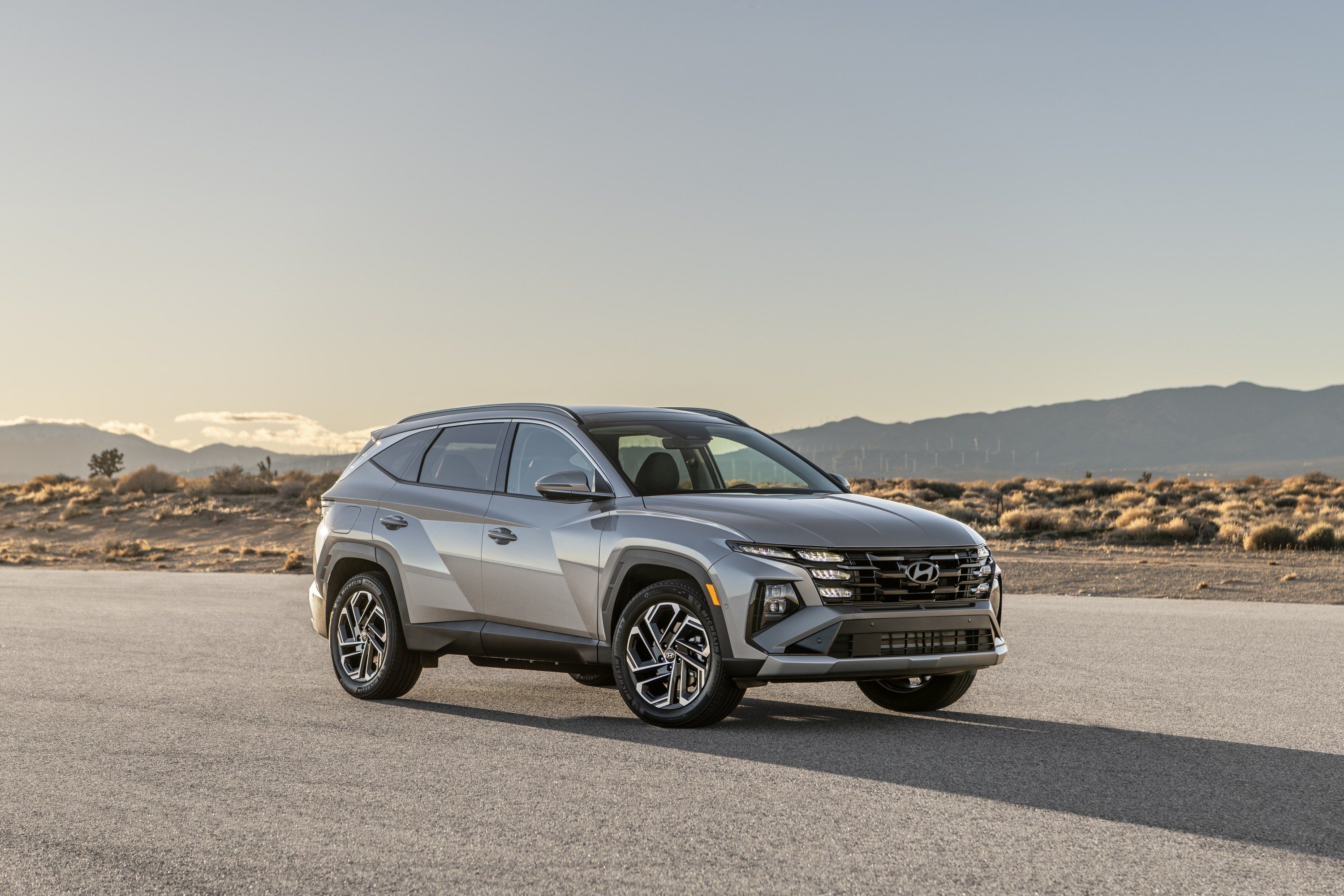 2025-Hyundai-Tucson-plug-in-hybrid-4-1.jpg