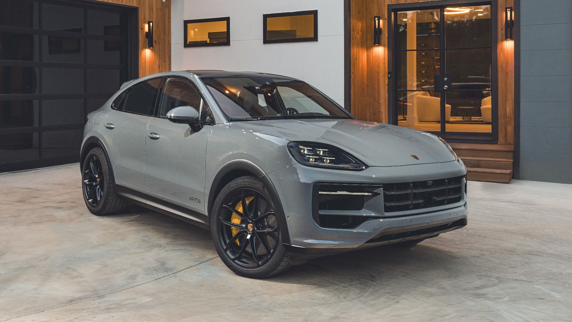 Cut-Porsche-Cayenne-Coupe-Exterior-11.jpg