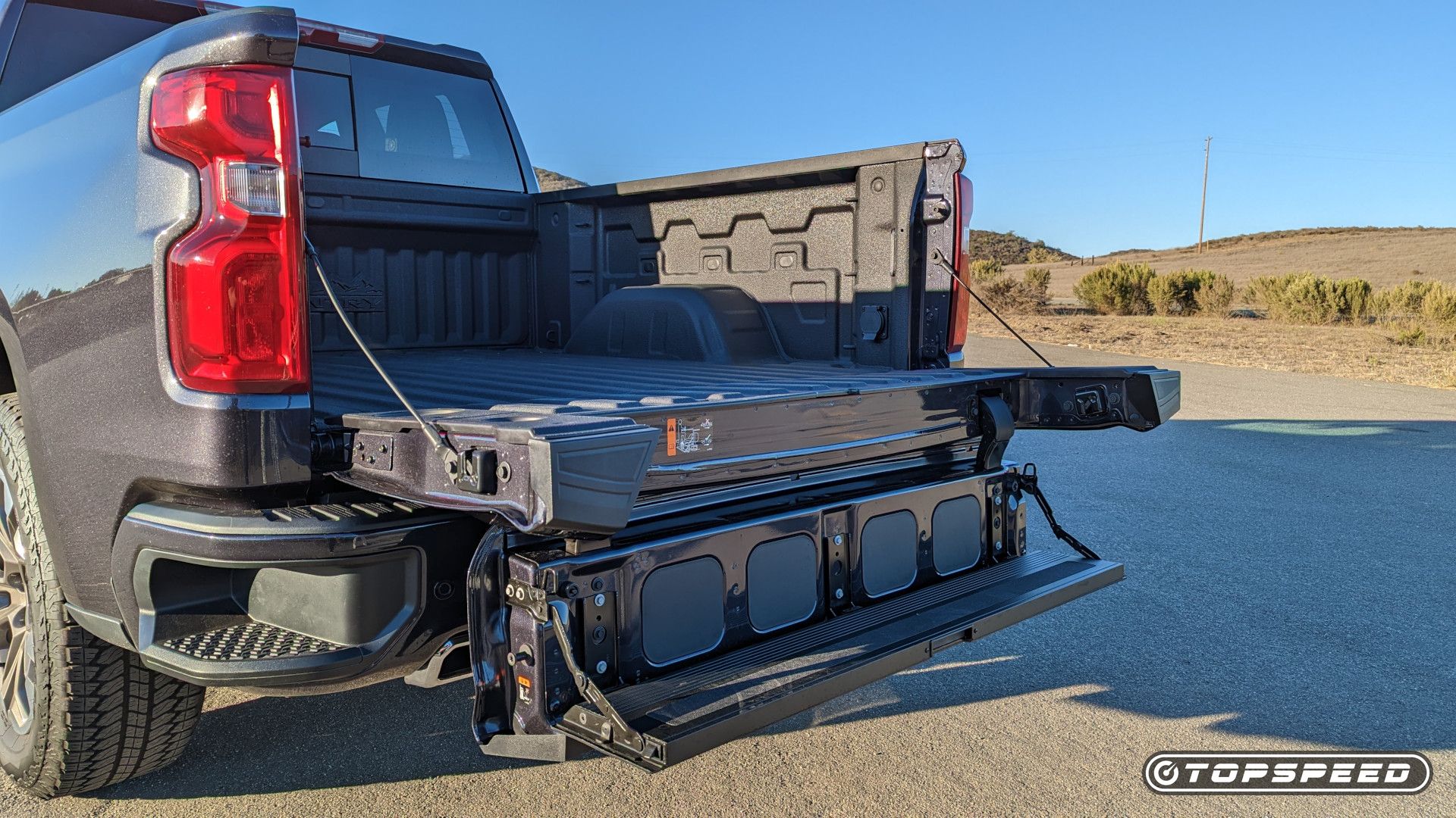 2022 Chevrolet Silverado 1500 High Country MultiFlex porta traseira implantada