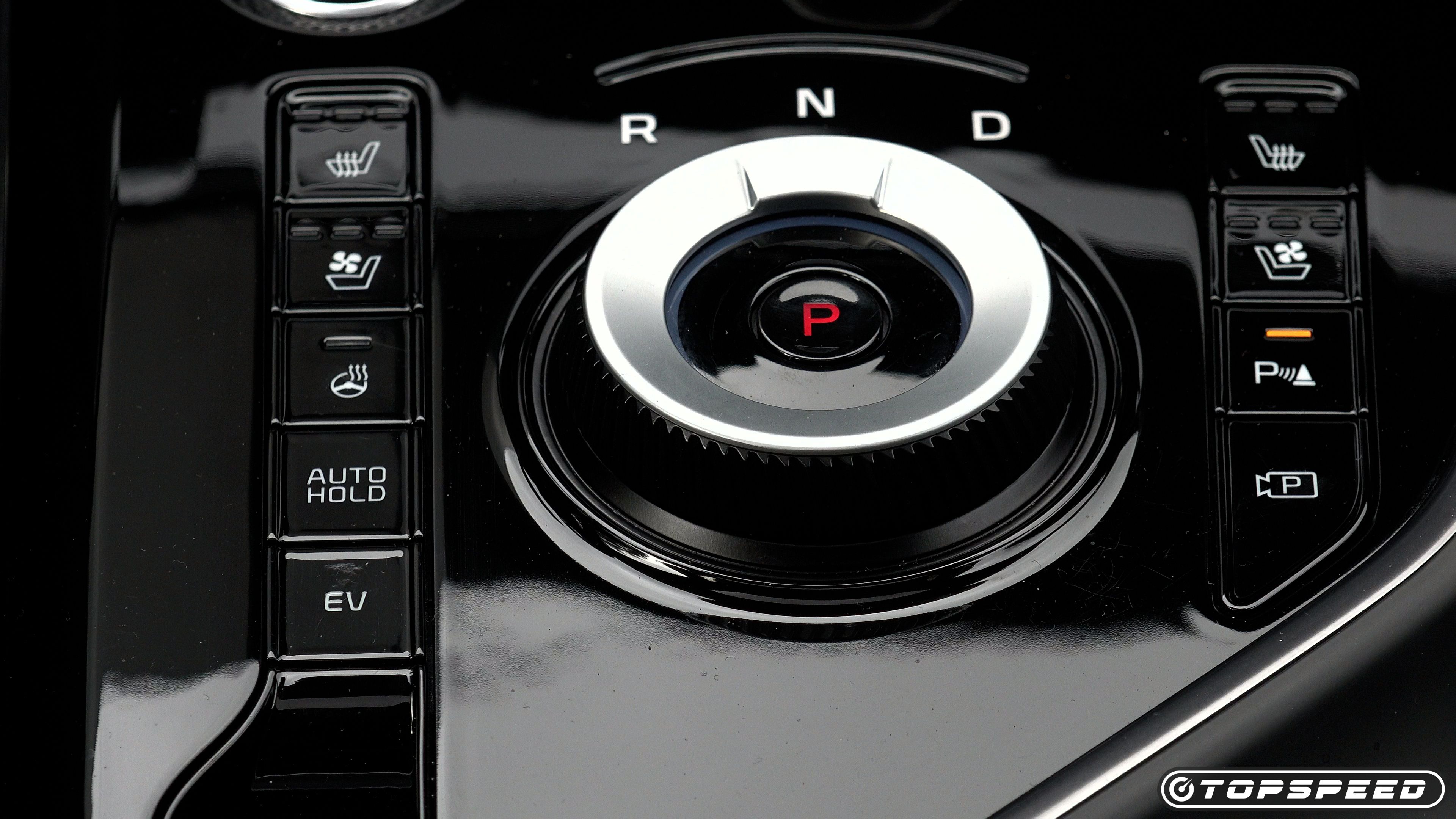 Niro Plug-in Hybrid gear shift center console