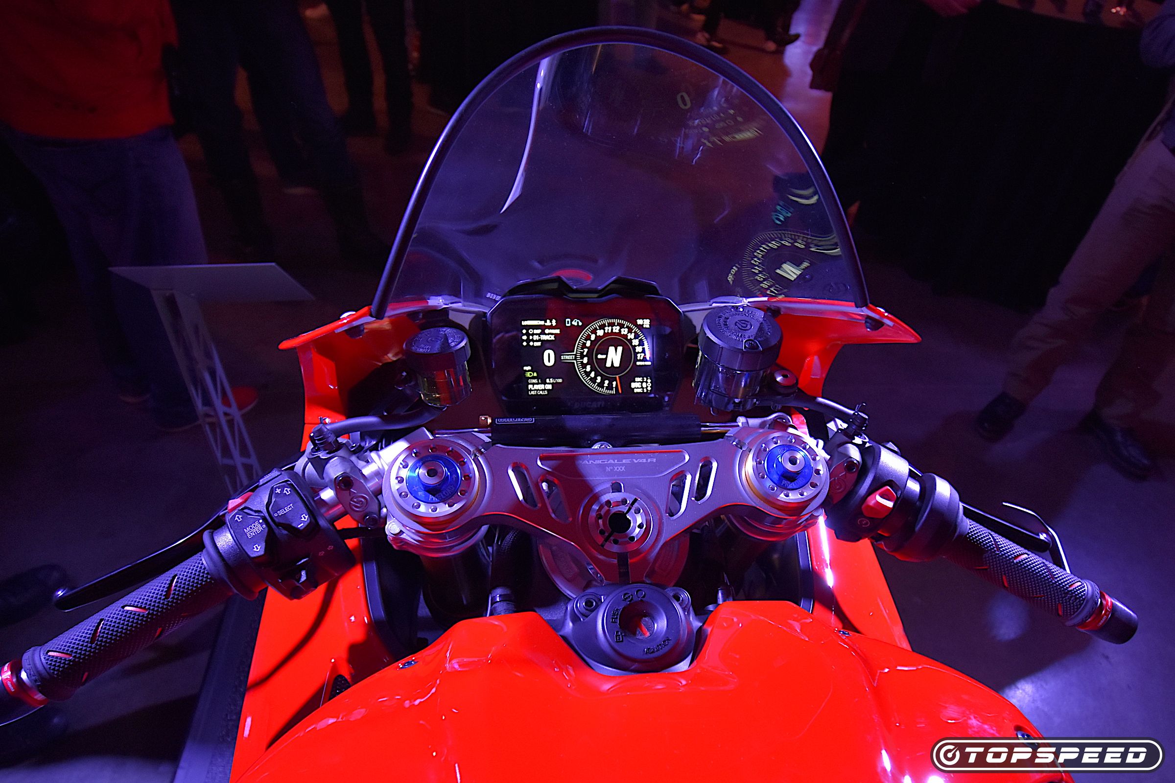 Cockpit Ready 4 Red Tour-2023 Ducati Panigale V4 R
