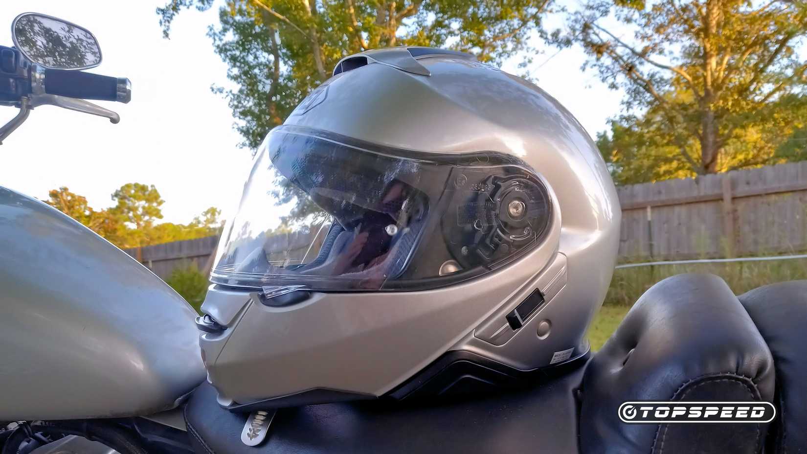 Shoei Neotec II helmet static profile shot