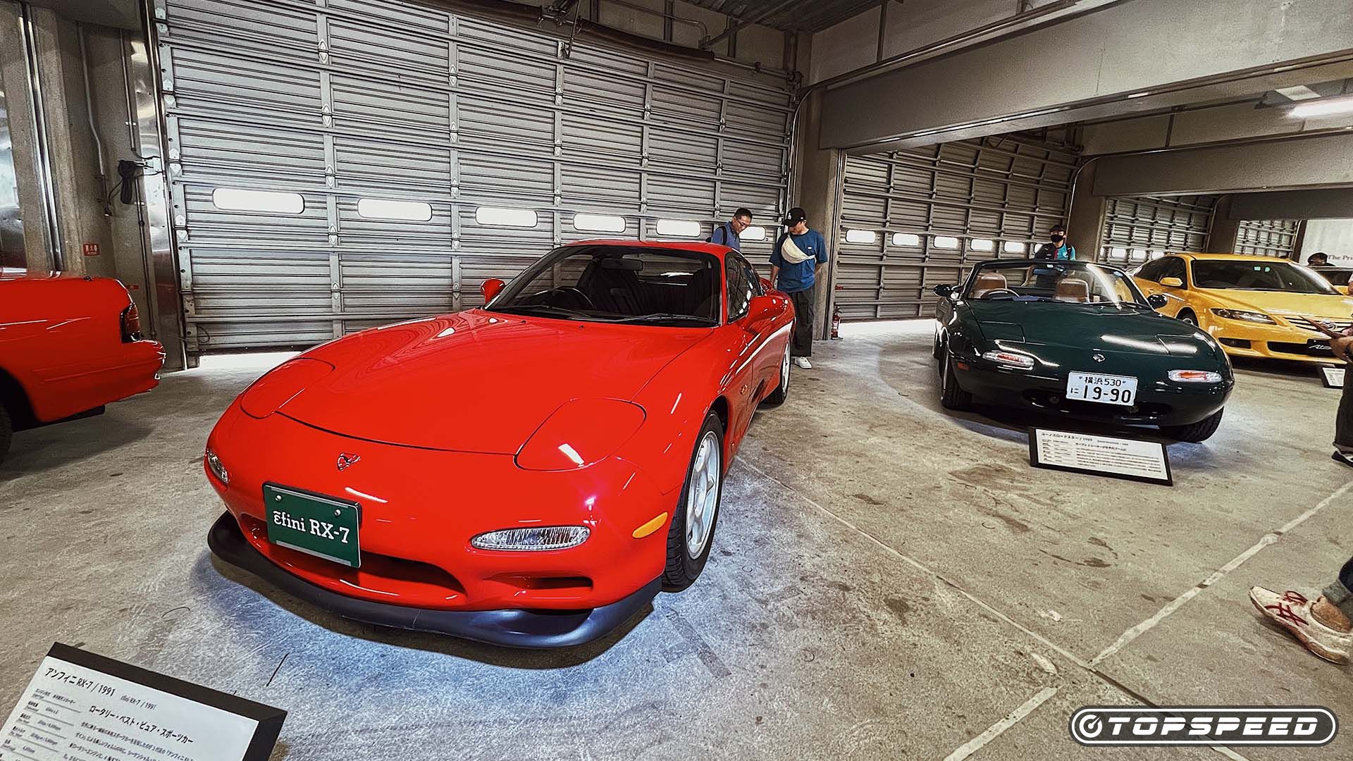 Mazda RX-7 and Eunos Roadster at Fuji Speedway