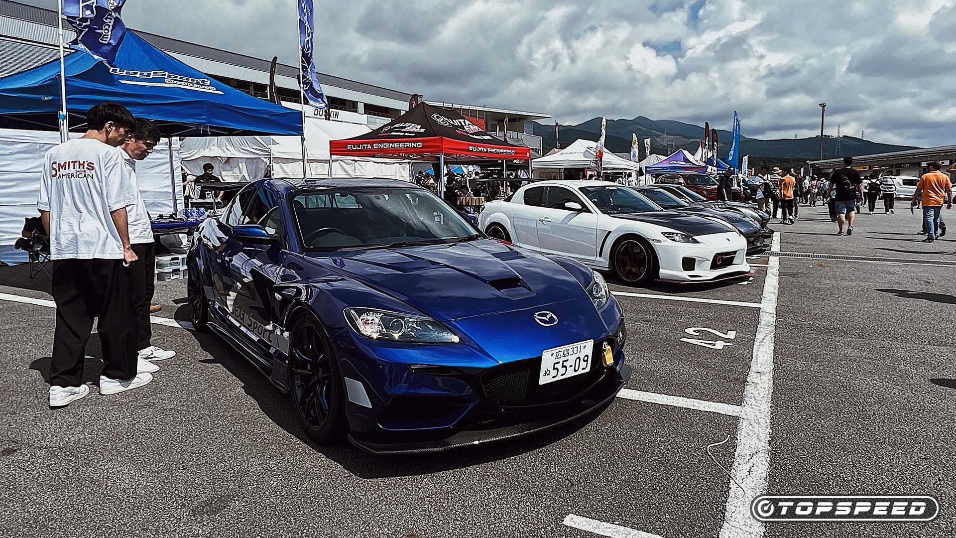 Mazda RX-8s em exibição na Mazda Fan Festa 2023 no Fuji Speedway