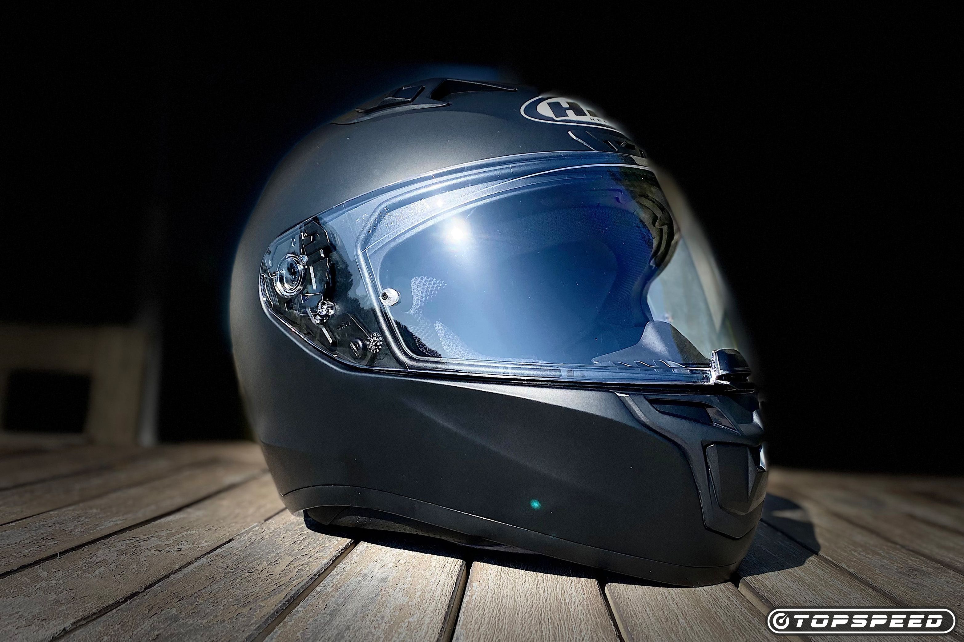 HJC i10 Helmet with improved venting and visor