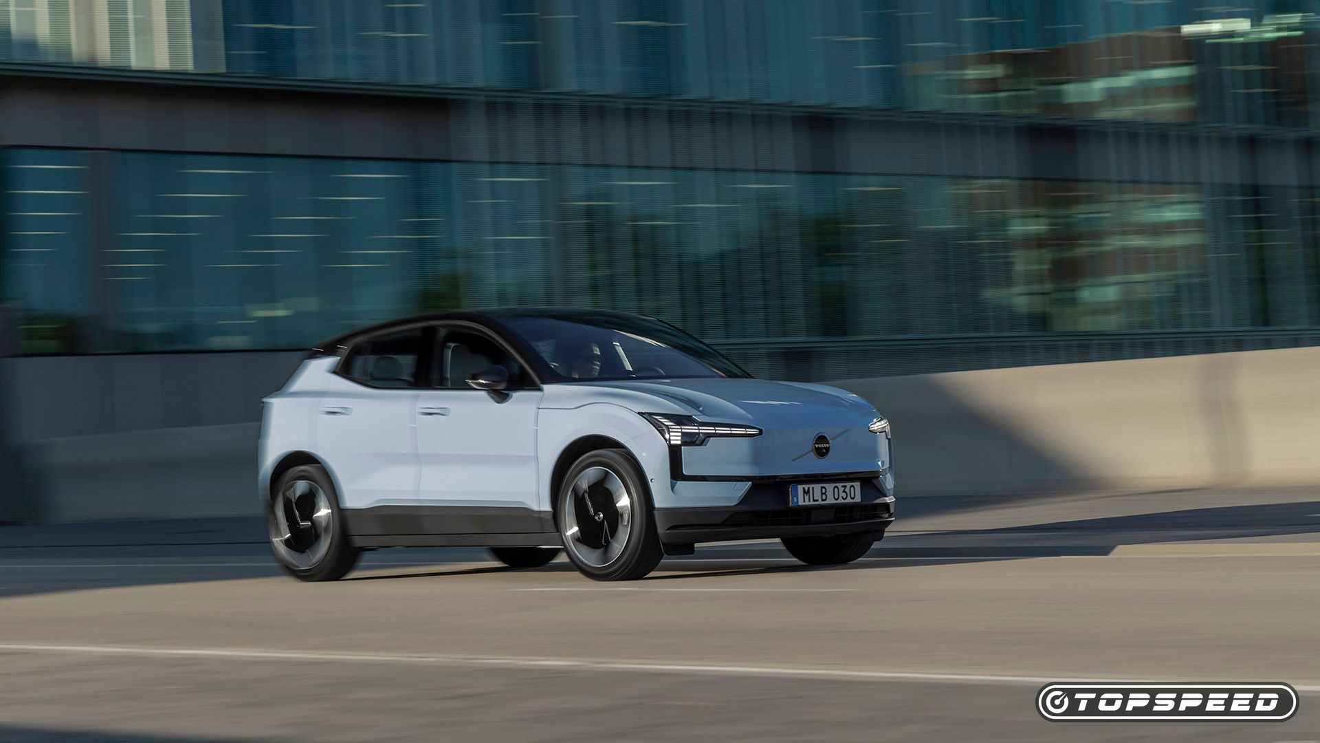 2025 Volvo EX30 Front Driving Shot 002