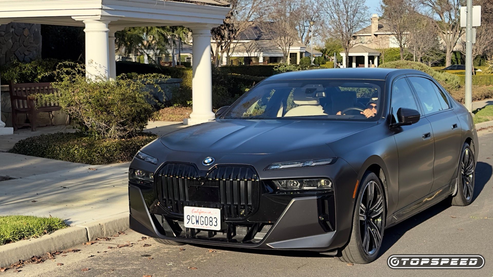 2024 BMW i7 frente externa 3.4