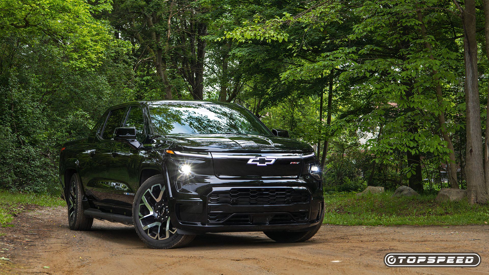 2024 Chevrolet Silverado EV Front Three Quarter TopSpeed