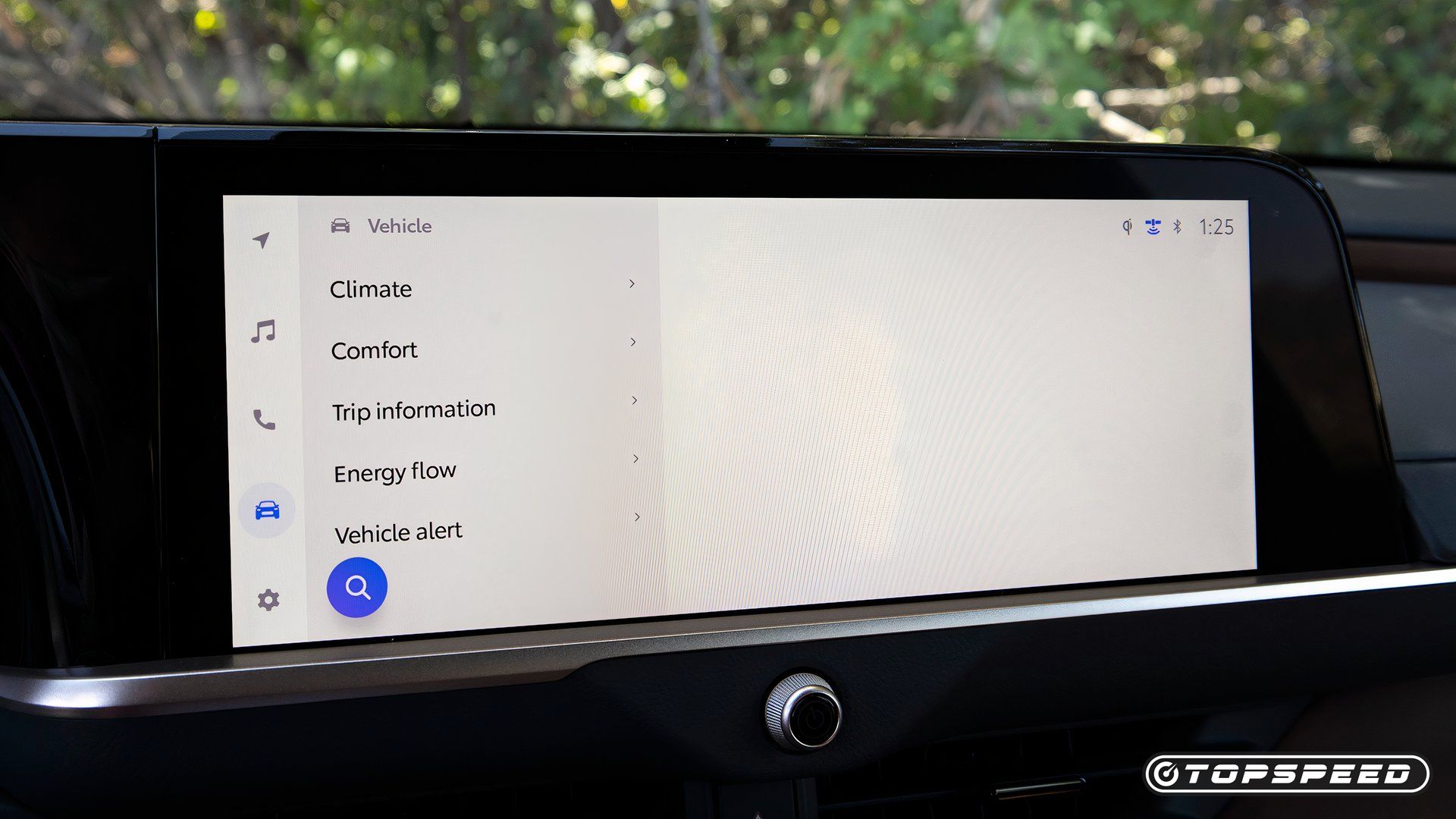 2025 Toyota Crown Signia Infotainment System 1 TopSpeed