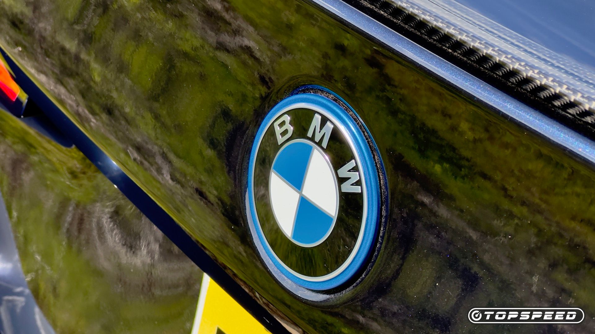 BMW i5M60 Exterior Rear BMW logo