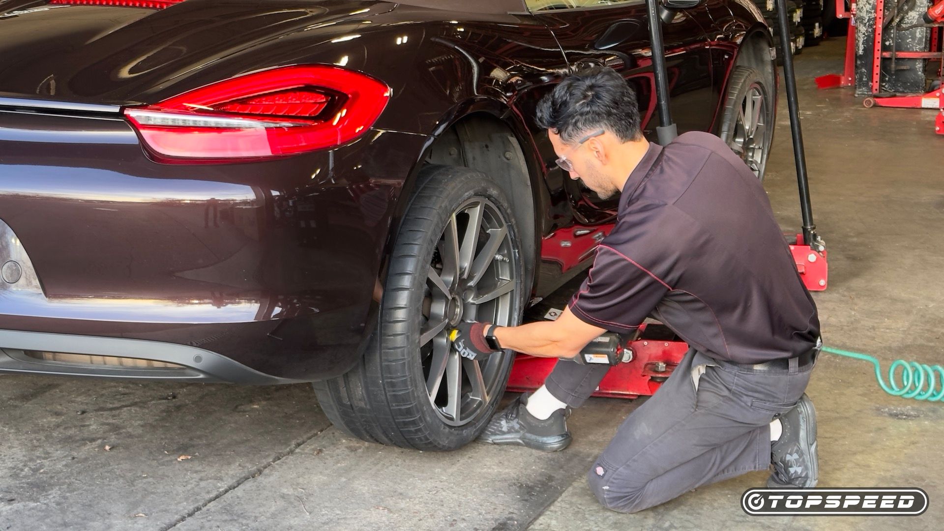 Instalação da roda Porsche Boxster 2013