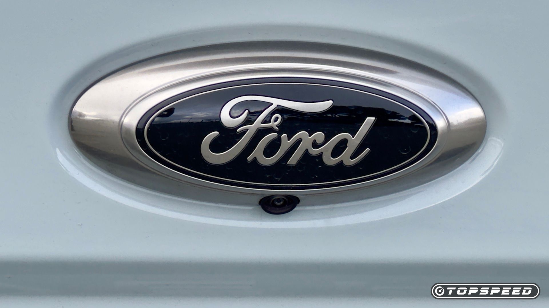 2024 Ford Maverick Exterior Ford Badge