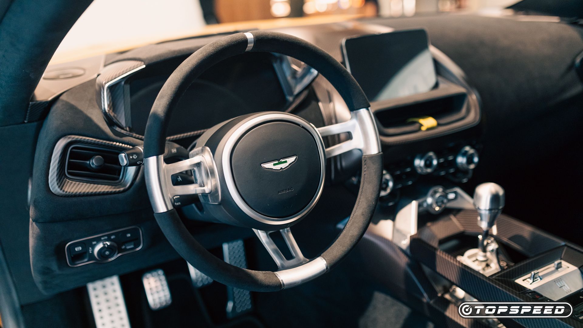 2025 Aston Martin Valiant-14