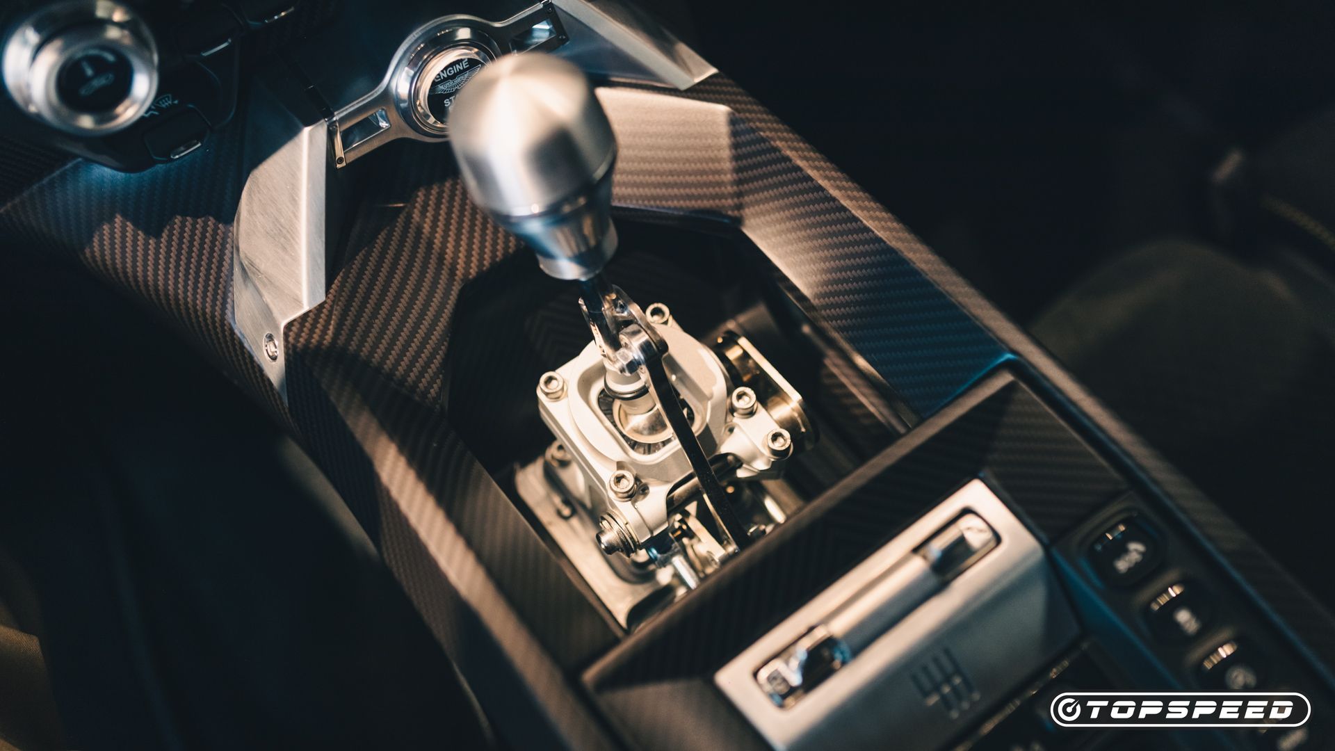 2025 Aston Martin Valiant-19