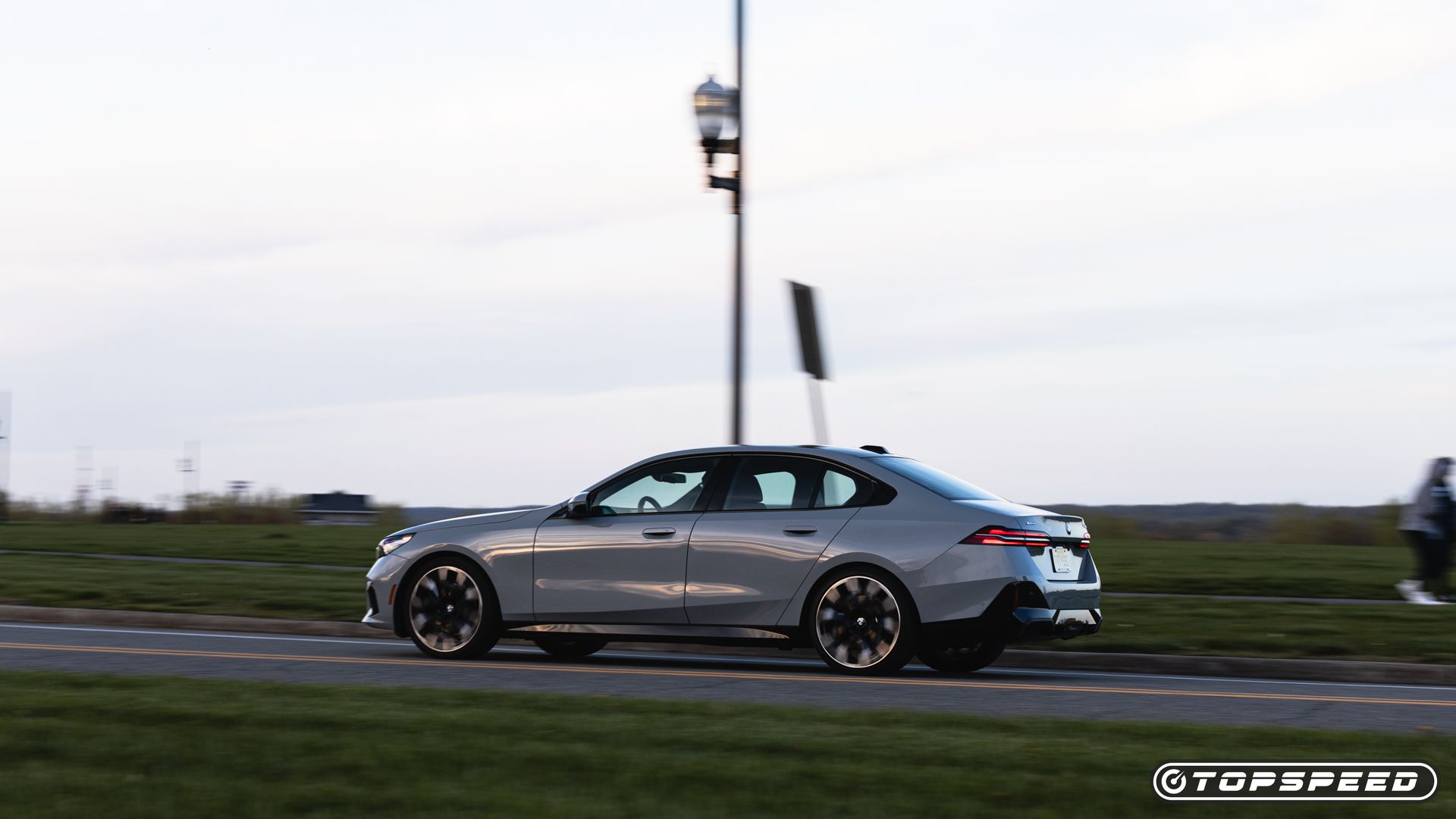 2024 BMW 530i M Sport In Motion (31)