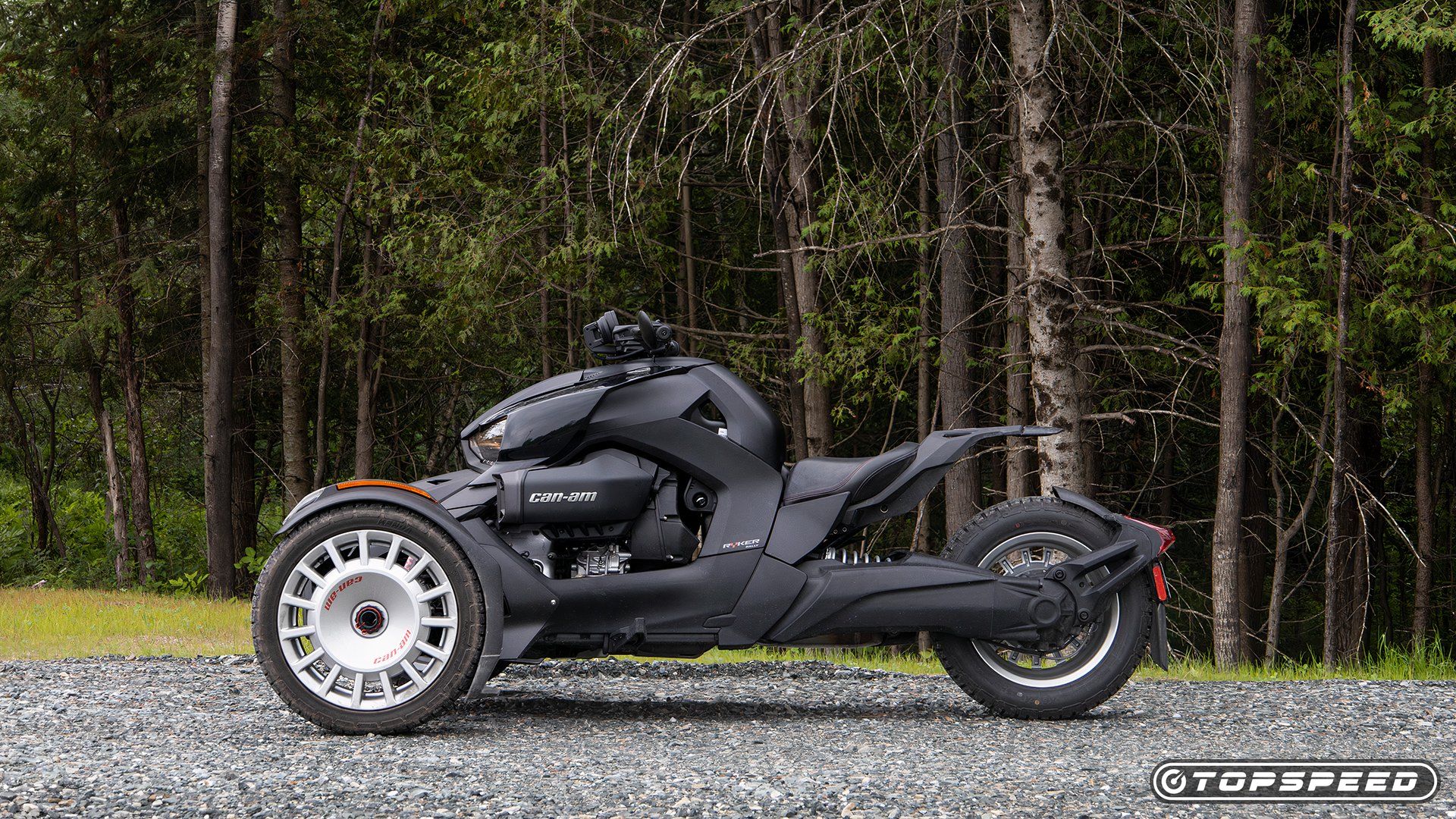 Perfil lateral do Can-Am Ryker Rally 2024 TopSpeed