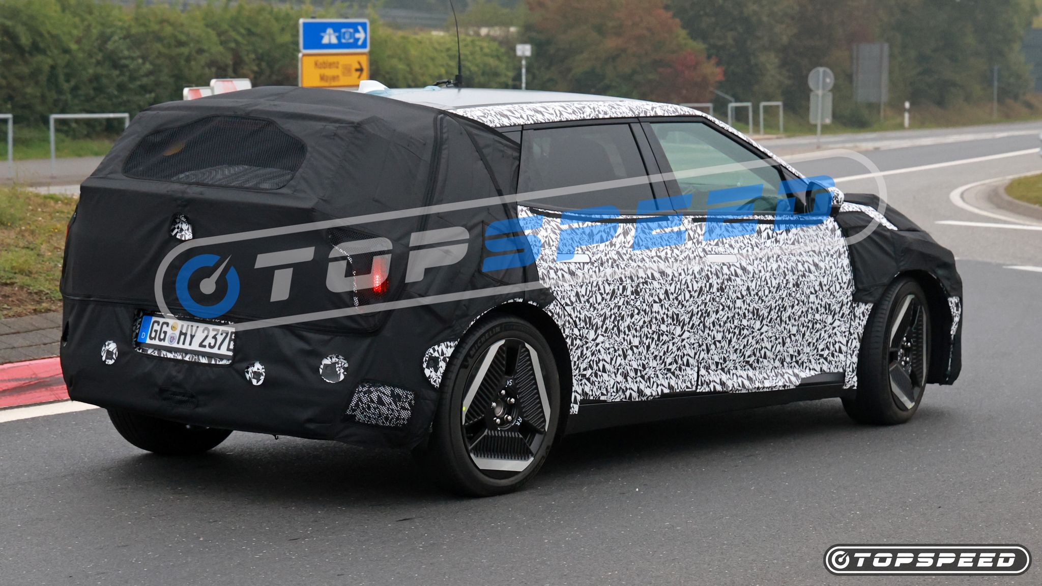 Kia EV4 Test Mule Spy Shots - SH Proshots-10