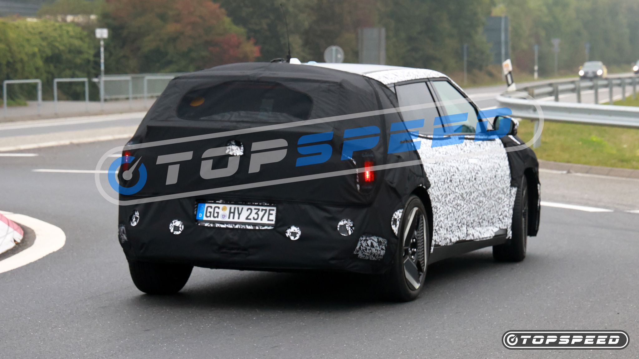 Fotos de espionagem do Kia EV4 Test Mule - SH Proshots-11