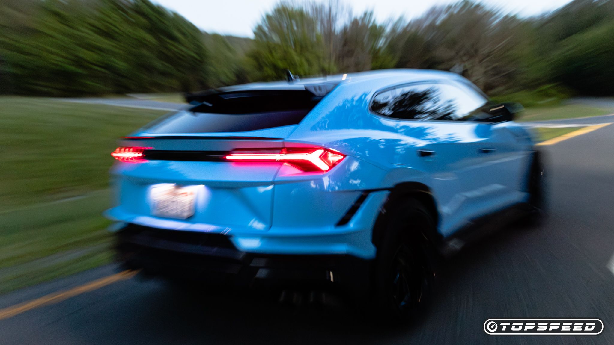 2025 Lamborghini Urus Performante - In Motion