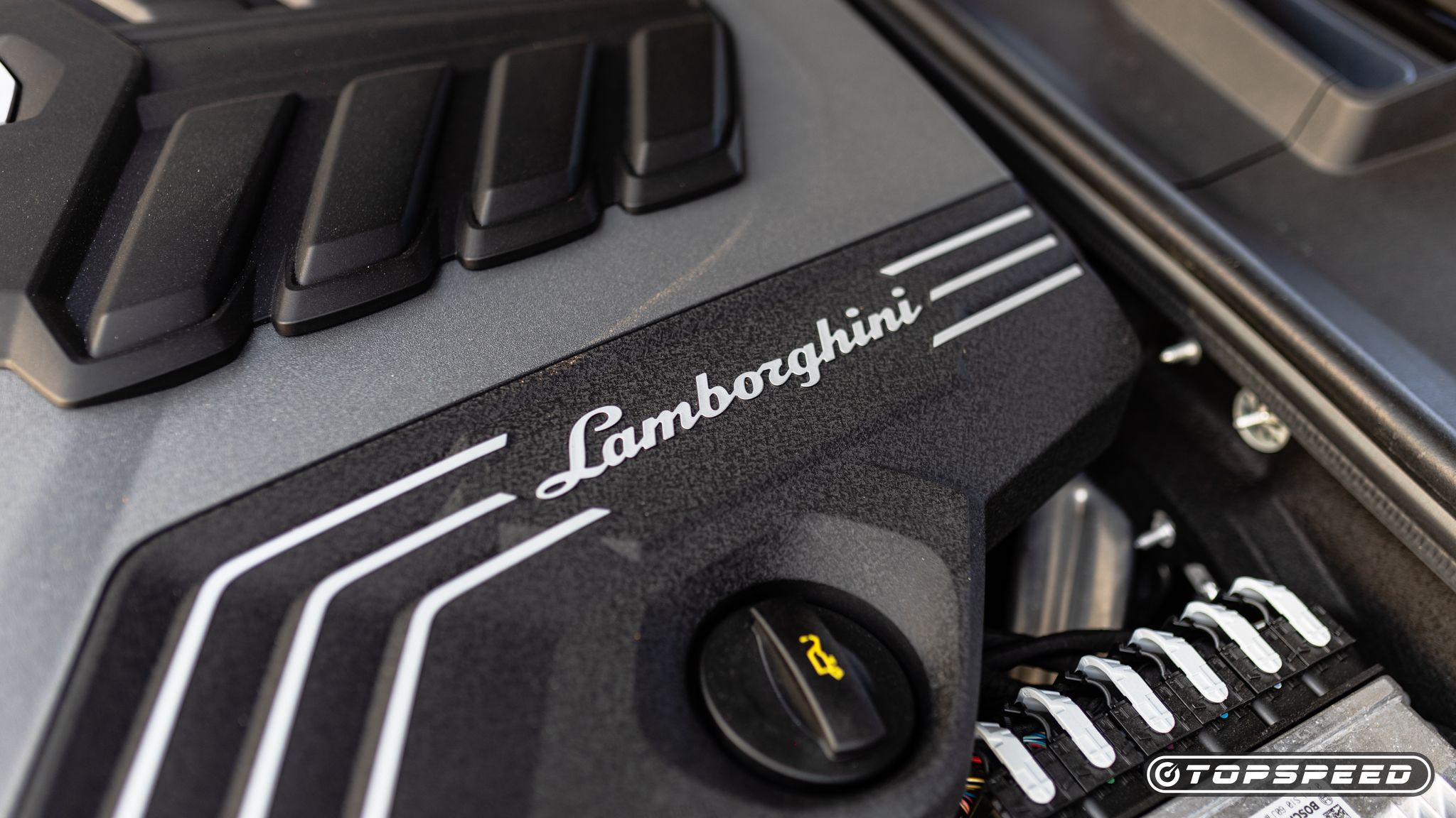 2025 Lamborghini Urus Performante - Interior (8)