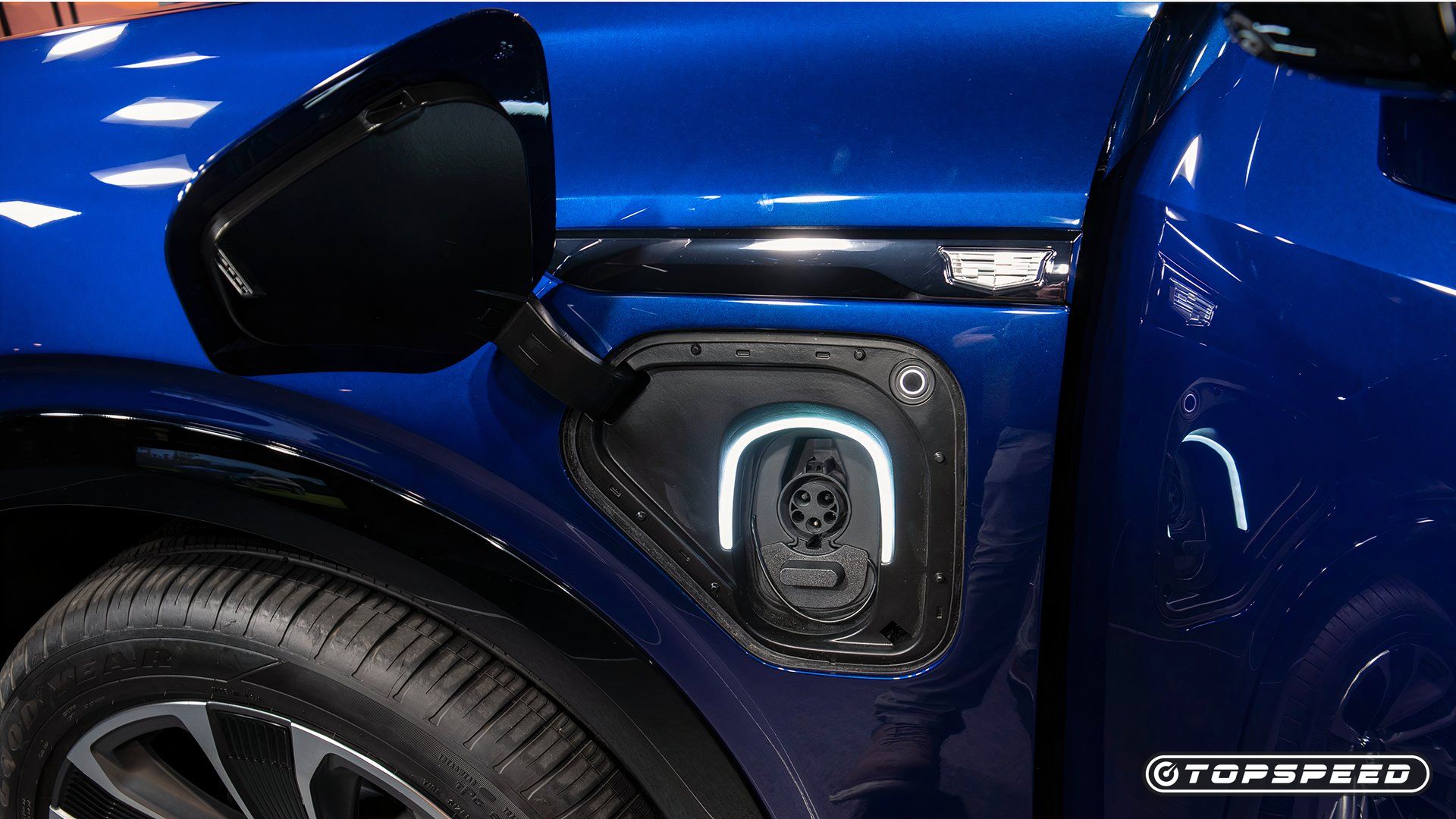 2026 Cadillac Vistiq Charge Port TopSpeed