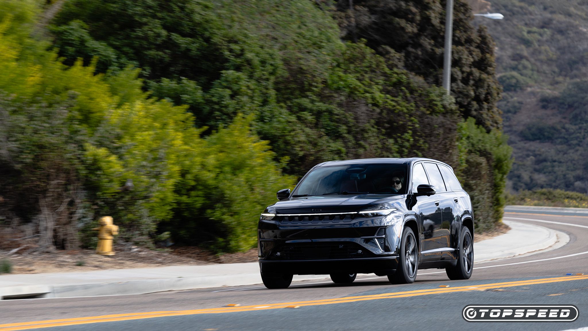 2024 Jeep Wagoneer S In Motion (2) copy