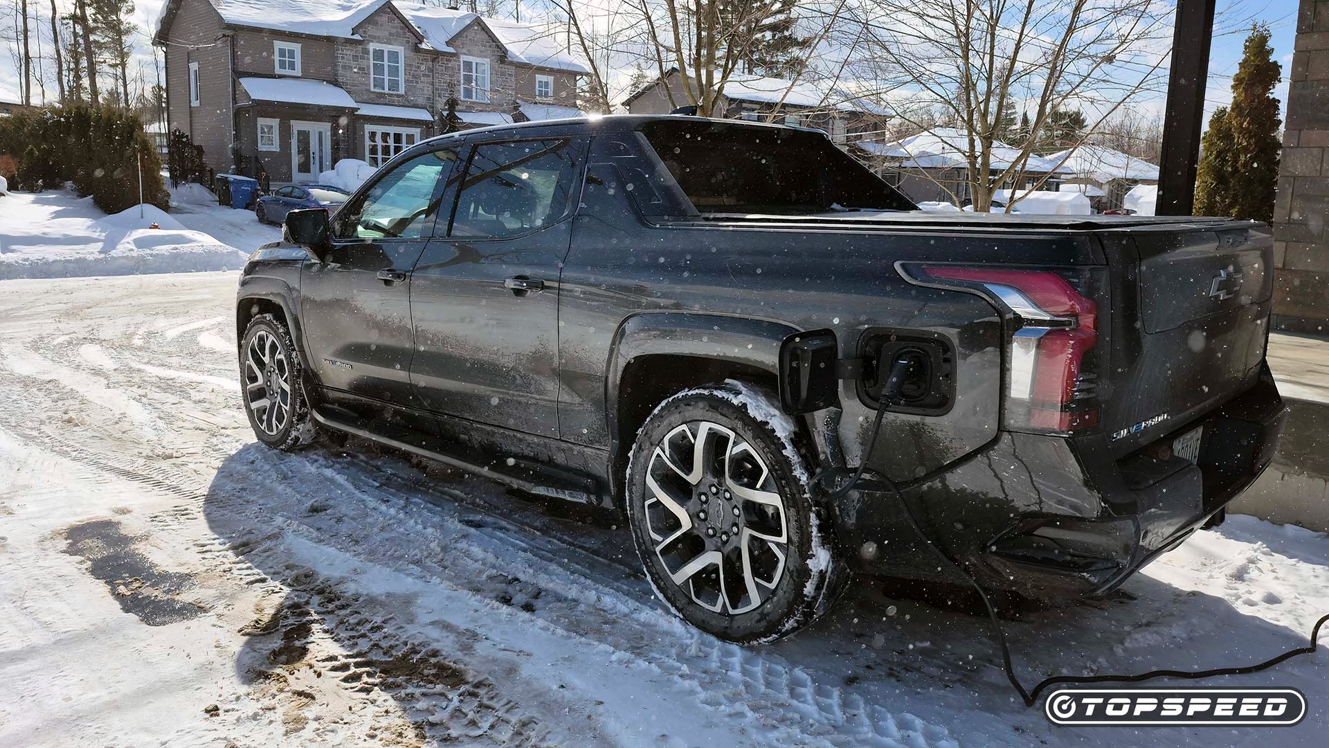 2025 Chevrolet Silverado EV TopSpeed 004