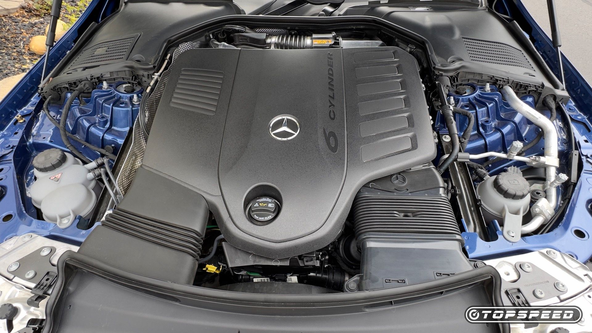 2025 mercedes-Benz CLE450 Cabriolet engine