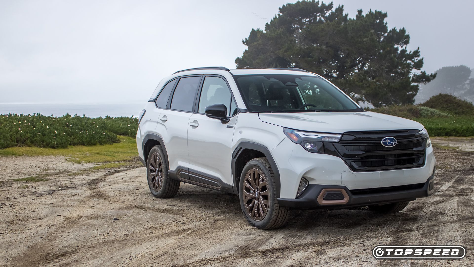 2025 Subaru Forester Hybrid hero 1
